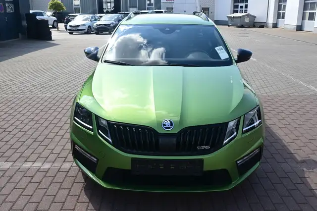 Skoda Octavia view 3