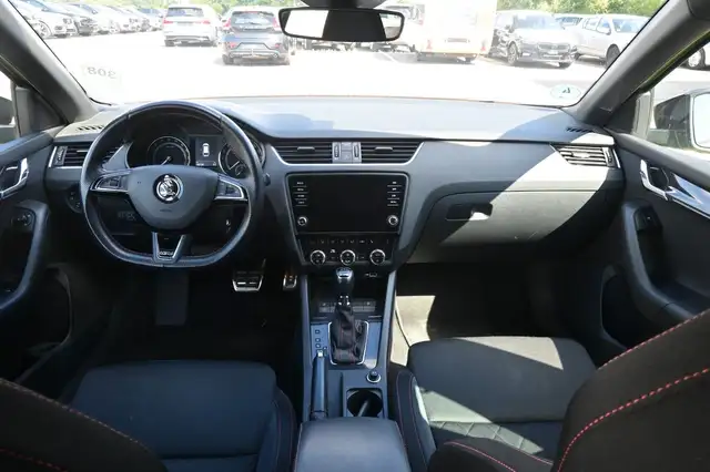Skoda Octavia view 11
