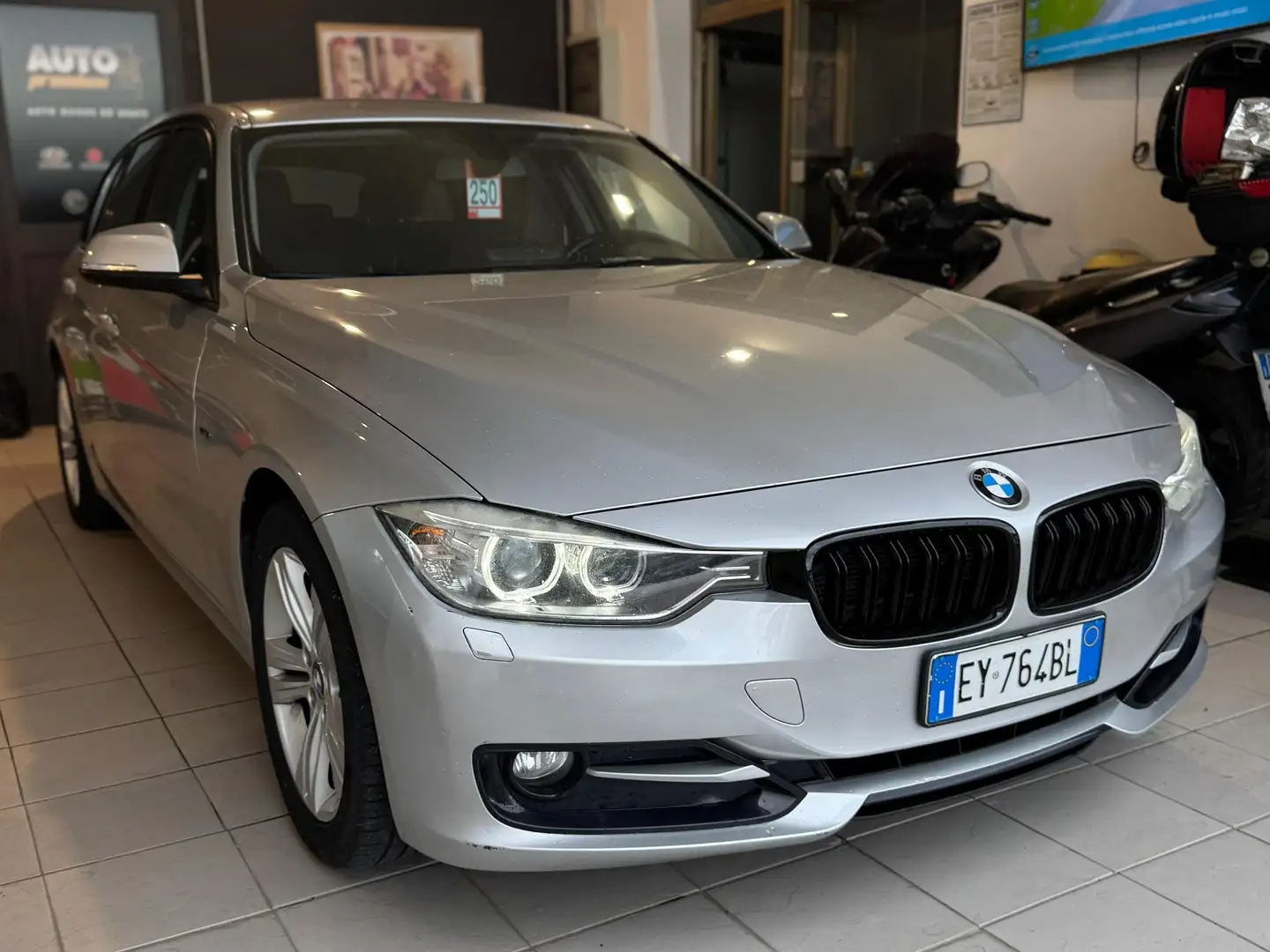 BMW 316 Serie 3 F31 2012 Touring 316d Touring Msport Grau - 2
