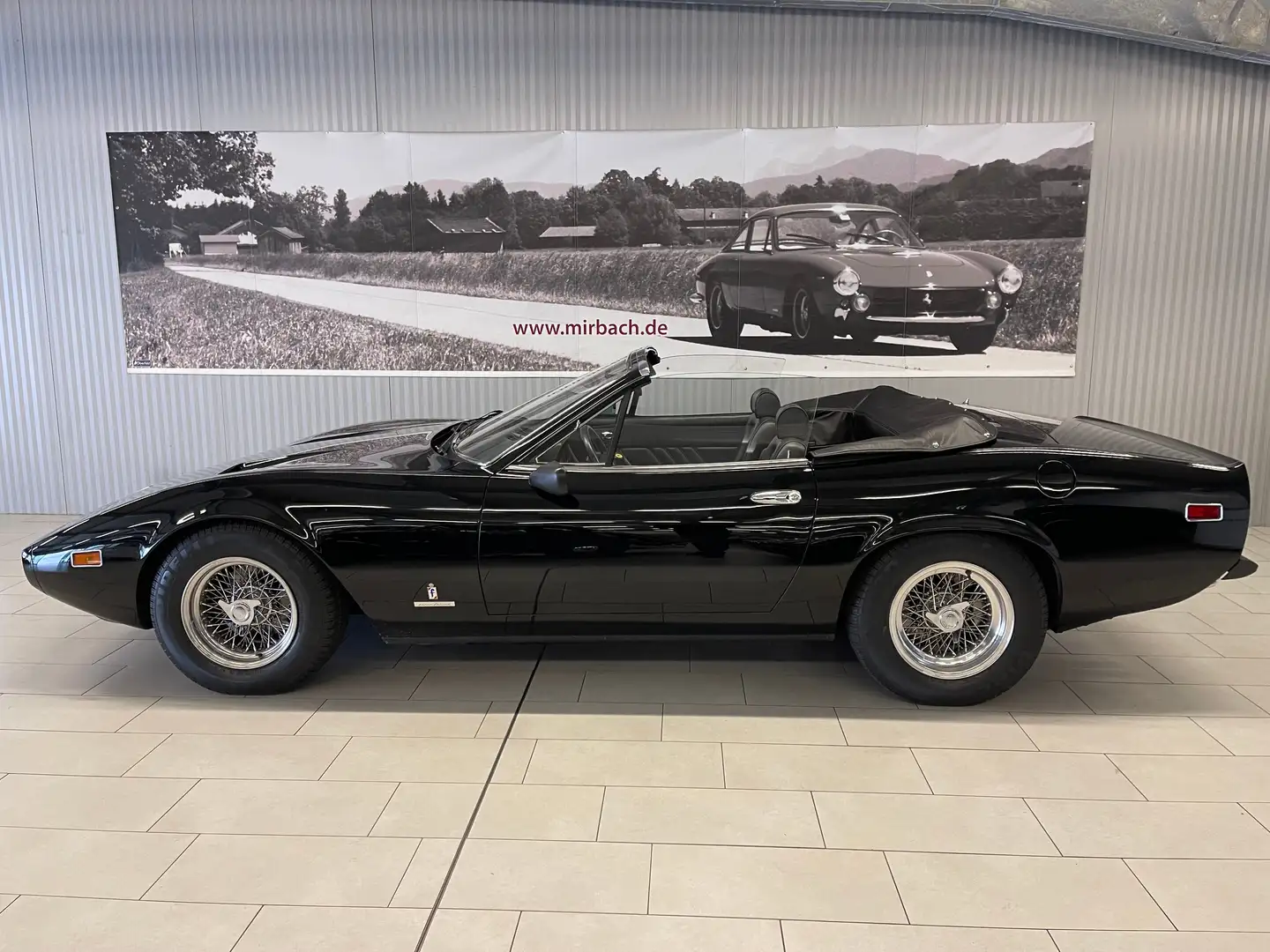 Ferrari 365 GTC/4 Cabriolet Noir - 2