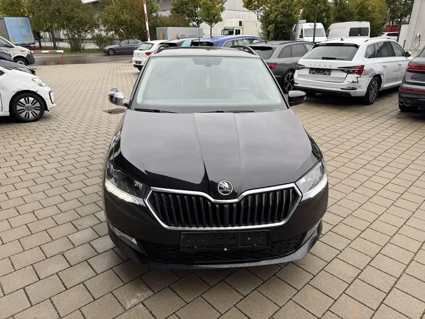 Skoda Fabia Combi 1.0 TSI *TOP-Ausstattung* CLEVER Schwarz - 2