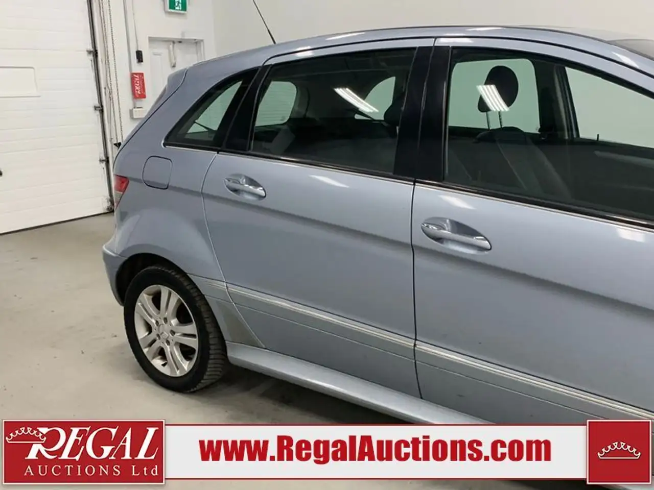 Mercedes-Benz B-Class снимка Mercedes-Benz B-Class