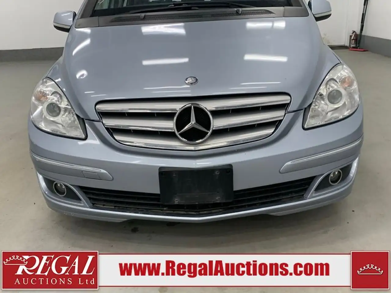 Mercedes-Benz B-Class снимка Mercedes-Benz B-Class