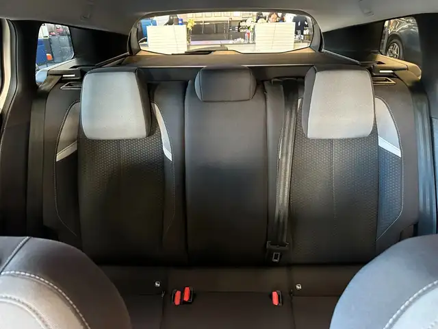 Opel Astra view 11