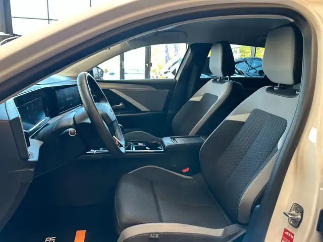 Opel Astra view 10