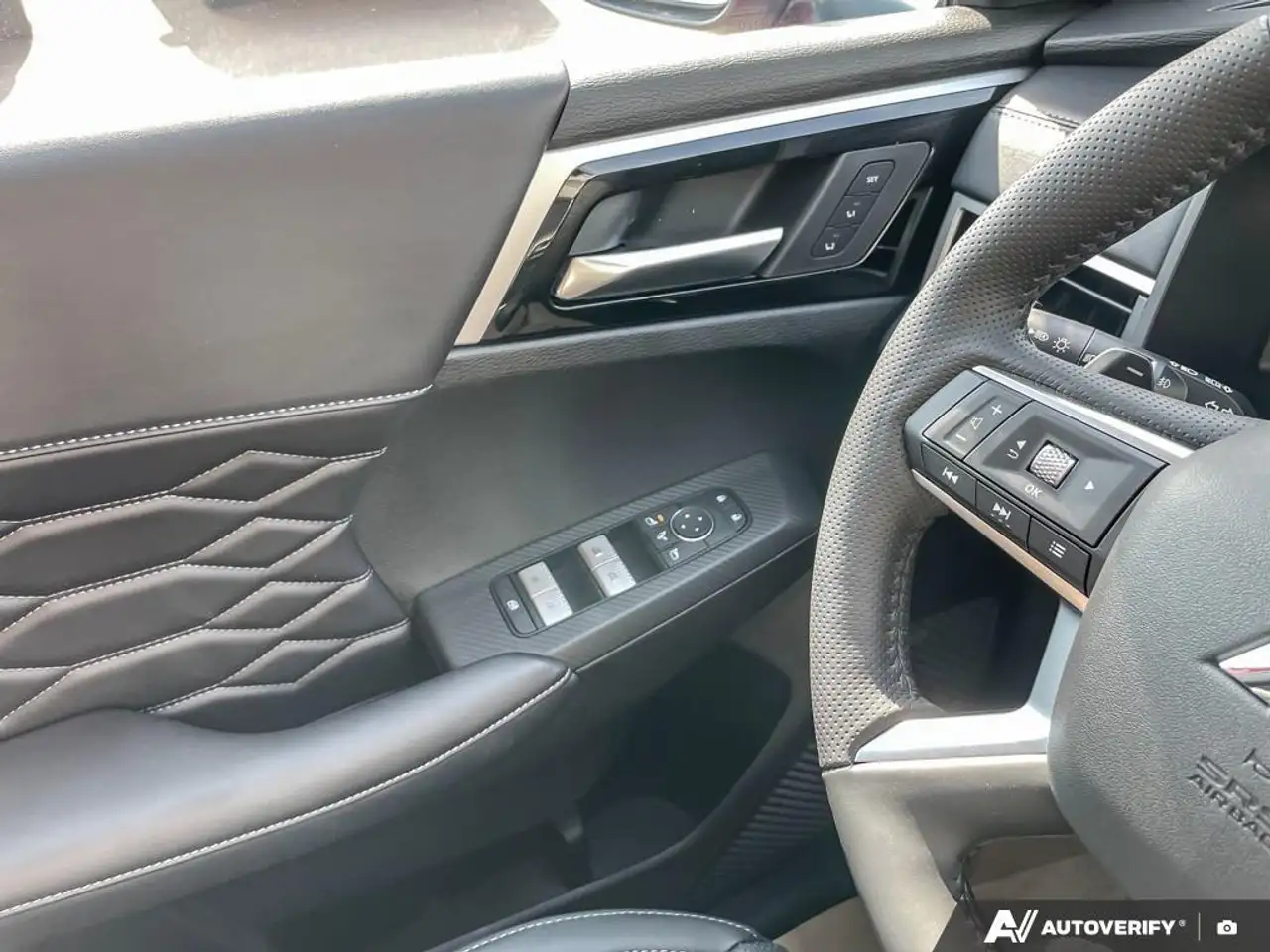 Mitsubishi Outlander снимка Mitsubishi Outlander