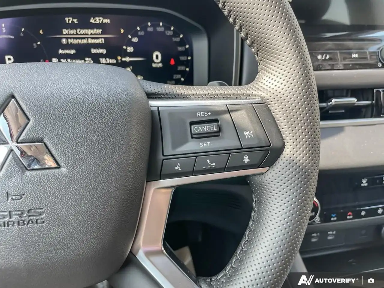 Mitsubishi Outlander снимка Mitsubishi Outlander