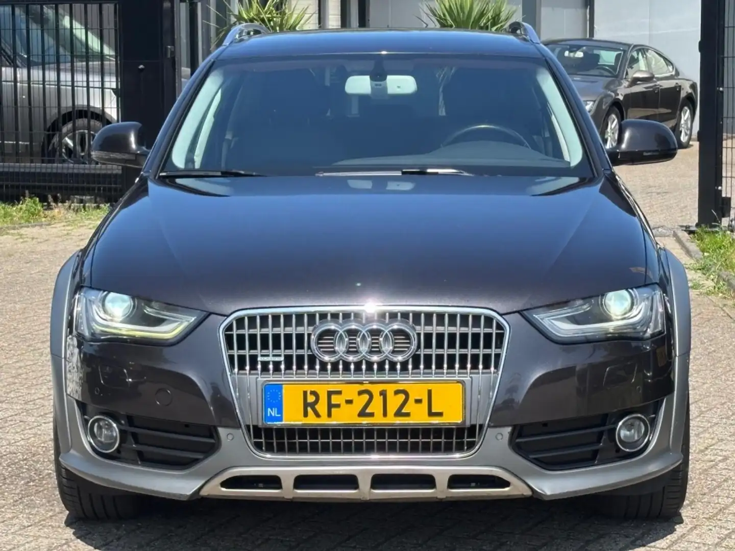 Audi A4 allroad Quattro 2.0 TFSI Trekhaak 2012 Facelift Xenon Grijs - 2