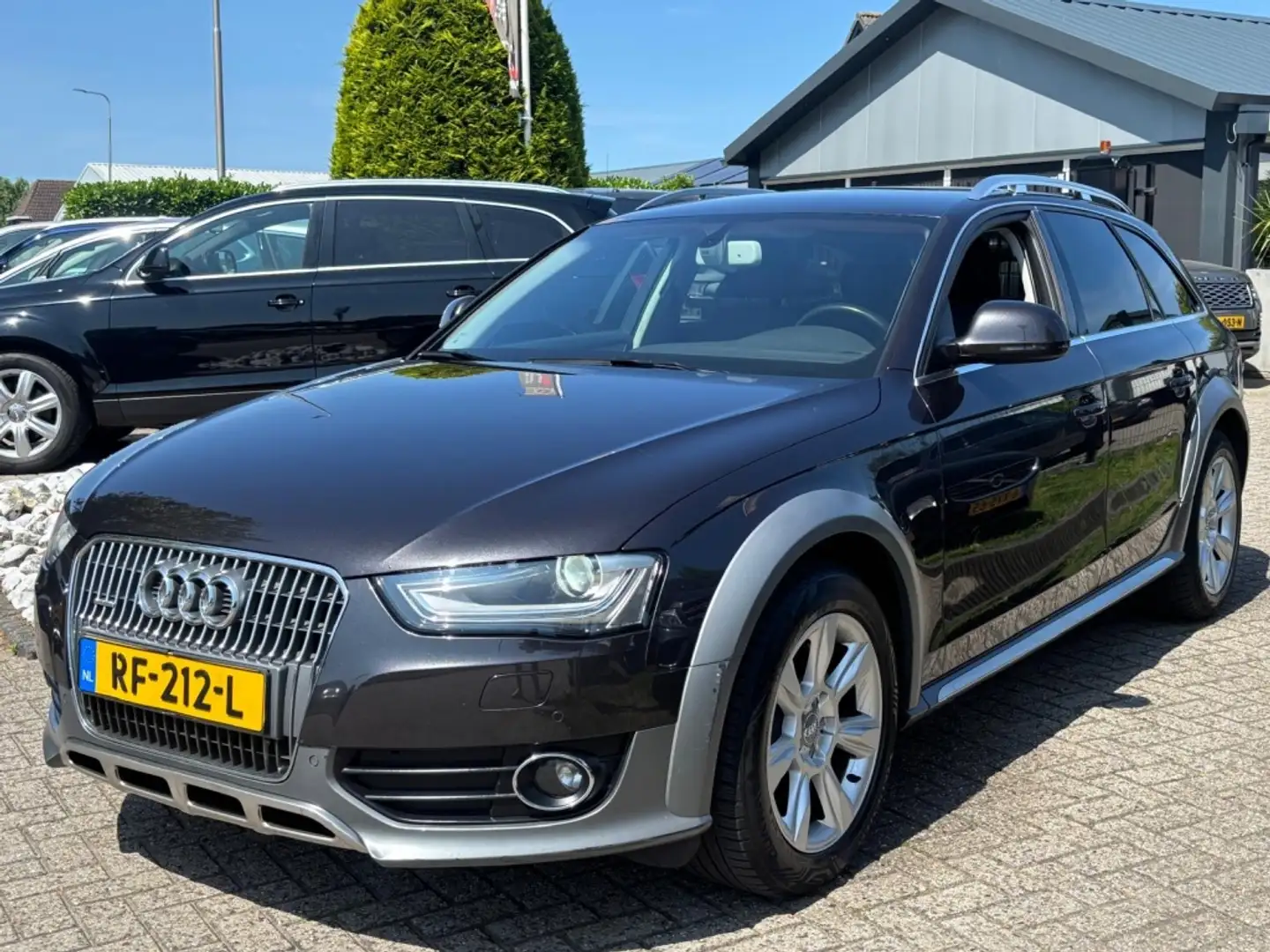 Audi A4 allroad Quattro 2.0 TFSI Trekhaak 2012 Facelift Xenon Grijs - 1