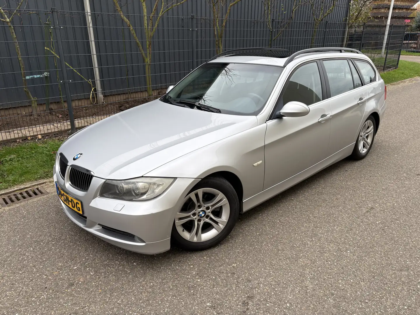 BMW 325 3-serie Touring 325i Dynamic Executive / AUTOMAAT Gris - 2