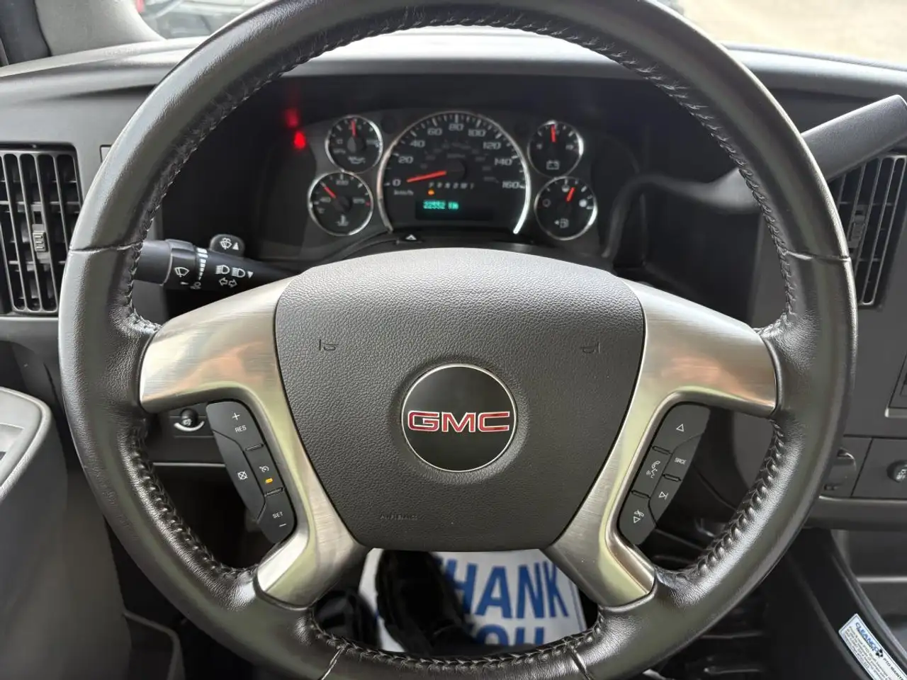 GMC Savana снимка GMC Savana