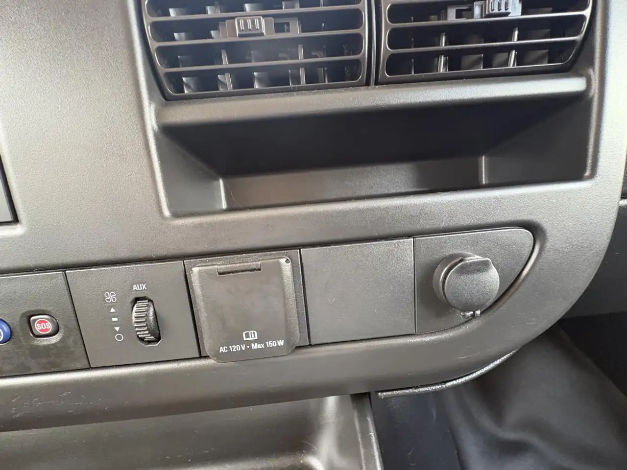 GMC Savana снимка GMC Savana