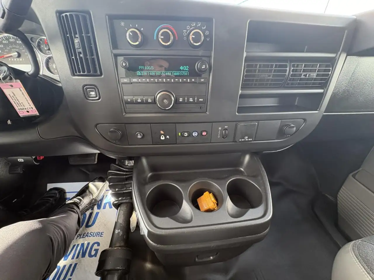 GMC Savana снимка GMC Savana