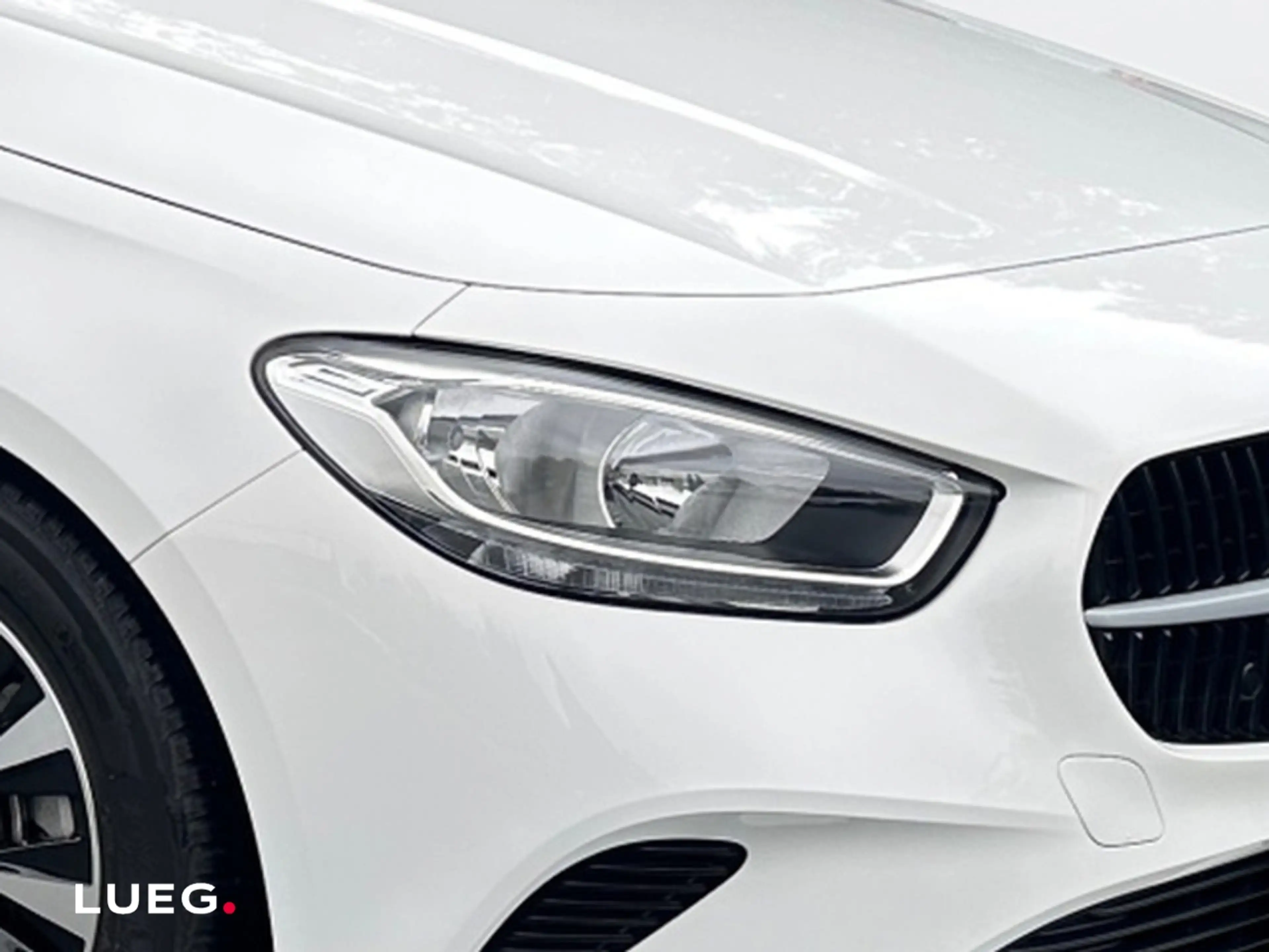 Mercedes-Benz B 180 NAVI+RÜCKFKAM+LM+LIVE TRAFFIC+KLIMAAUTOM — photo 17