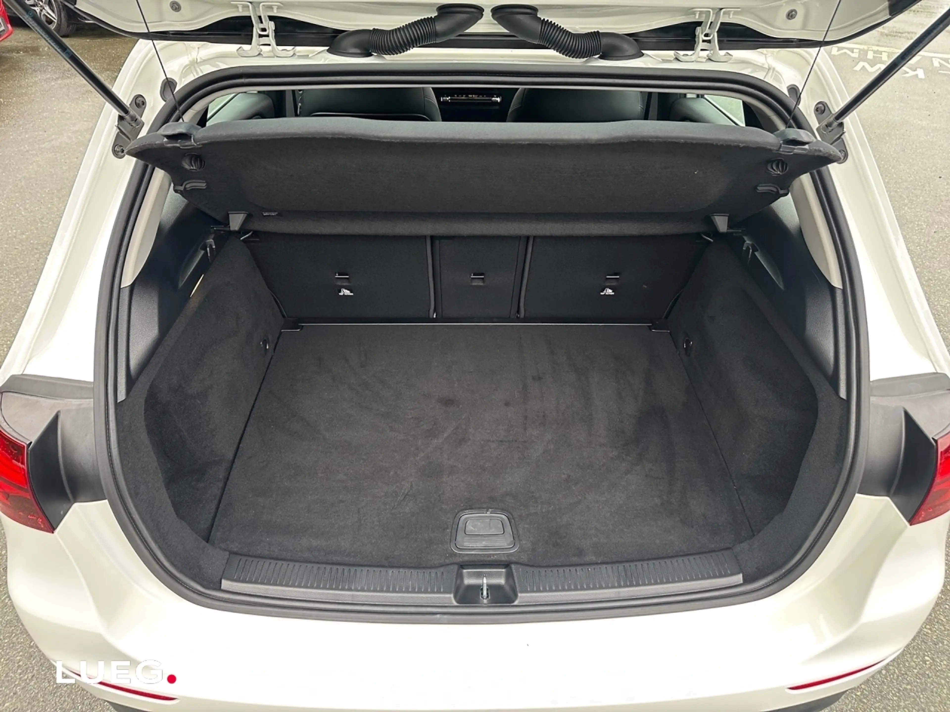 Mercedes-Benz B 180 NAVI+RÜCKFKAM+LM+LIVE TRAFFIC+KLIMAAUTOM — photo 16