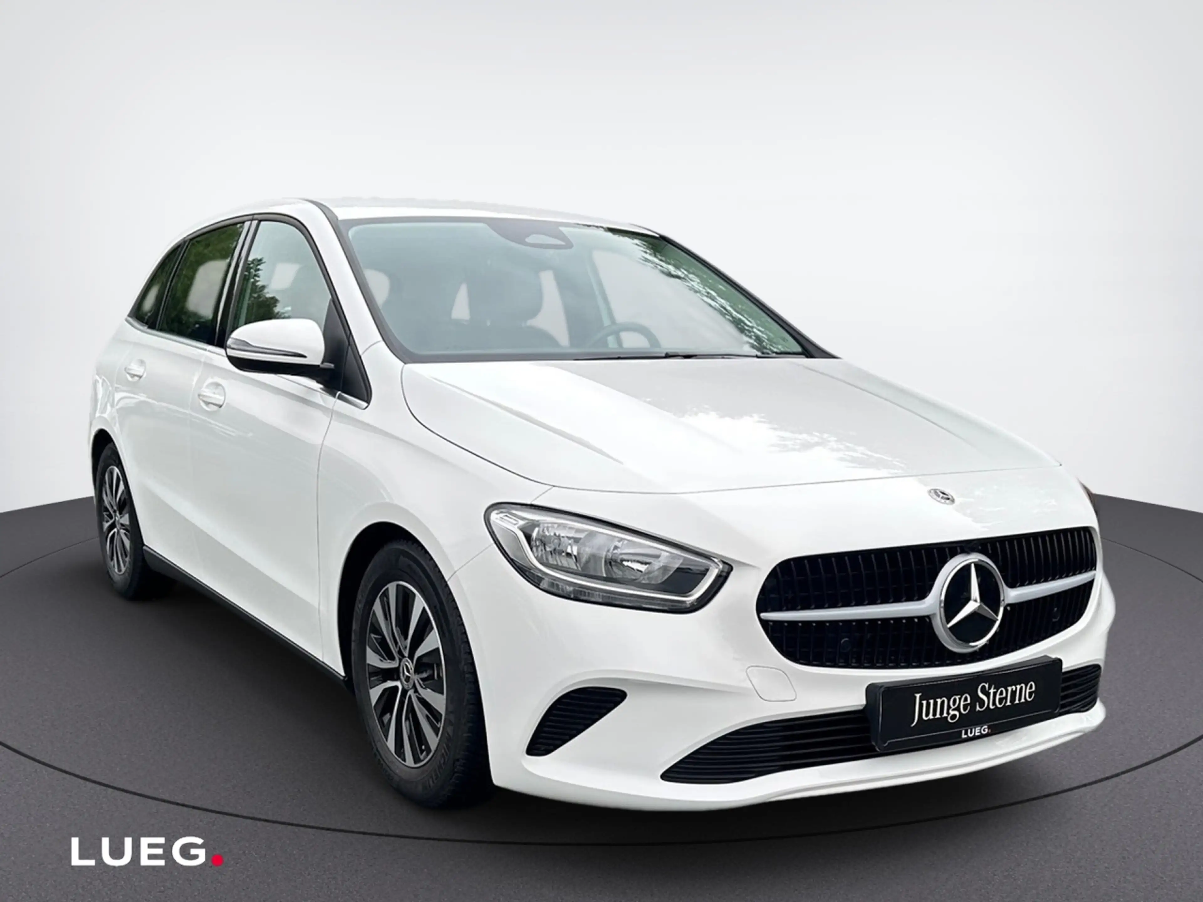 Mercedes-Benz B 180 NAVI+RÜCKFKAM+LM+LIVE TRAFFIC+KLIMAAUTOM — photo 7