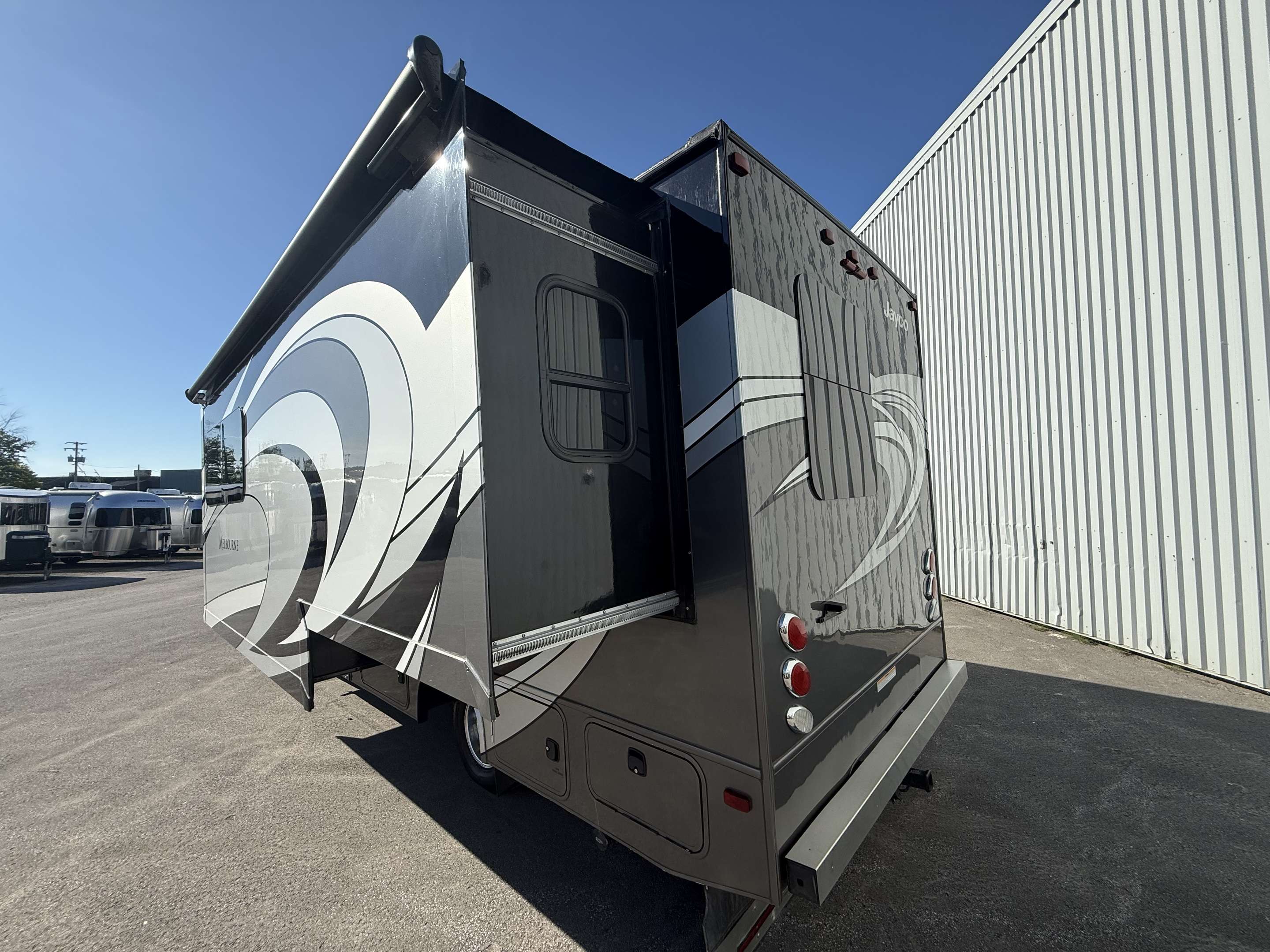 2019 Mercedes-Benz Melbourne 24L