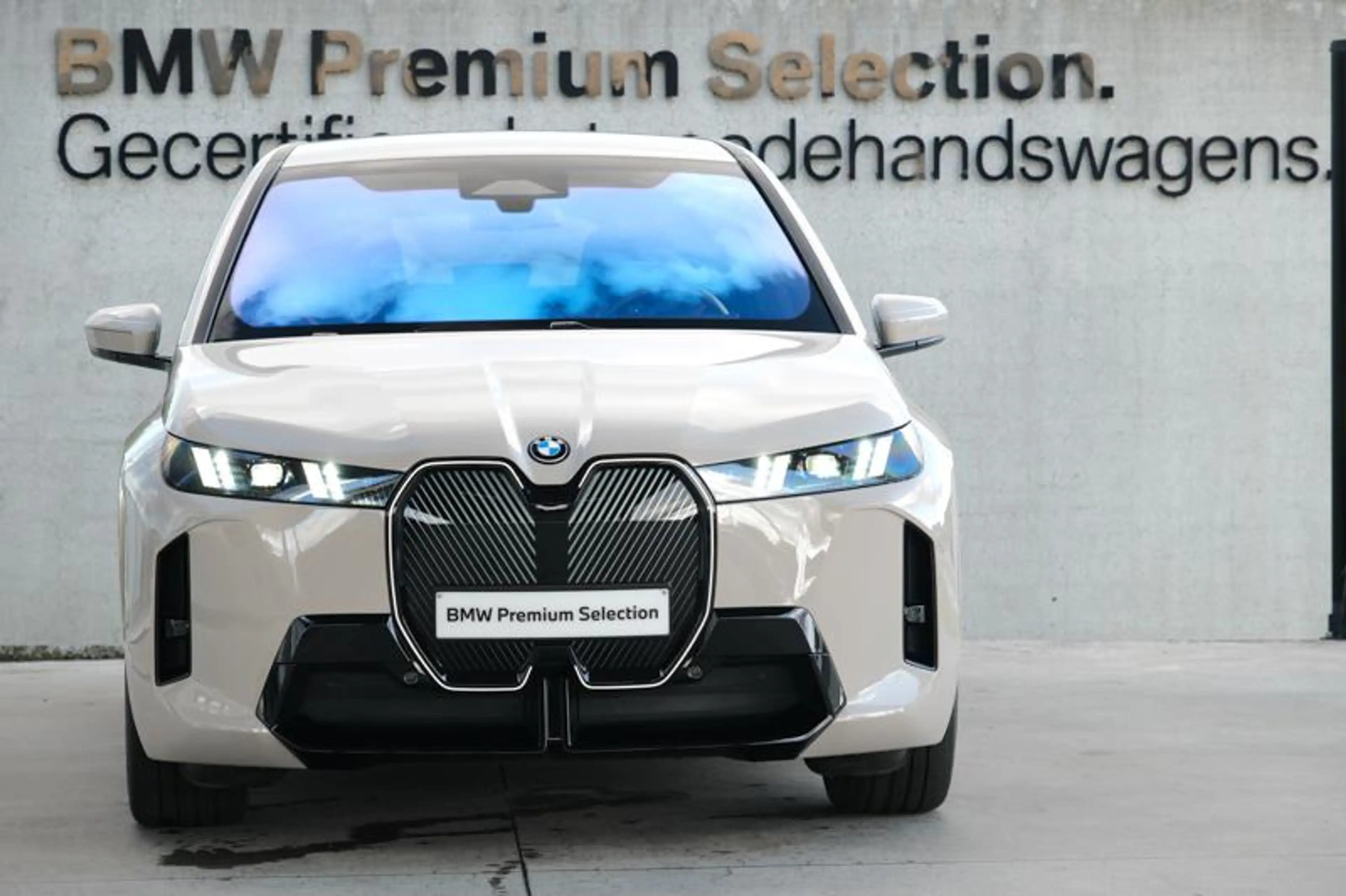 BMW iX iX xDrive45 M Sport | TOWB | H&K | — photo 2