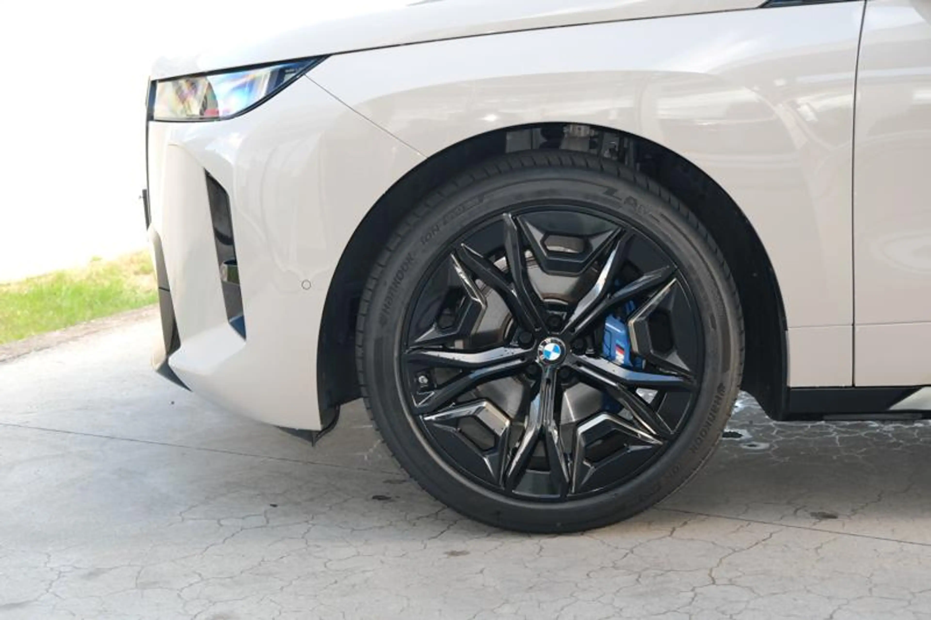 BMW iX iX xDrive45 M Sport | TOWB | H&K | — photo 8