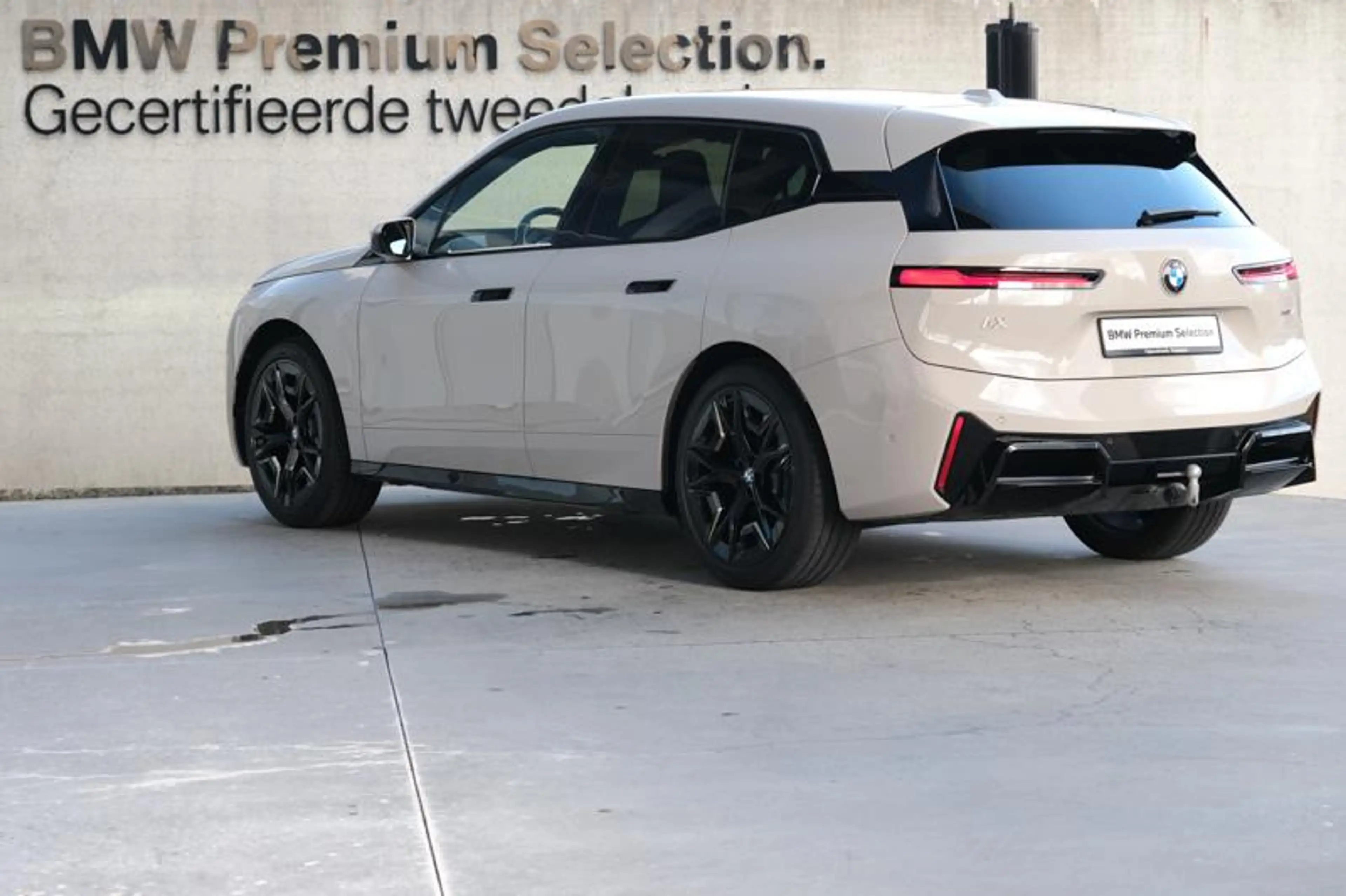 BMW iX iX xDrive45 M Sport | TOWB | H&K | — photo 5