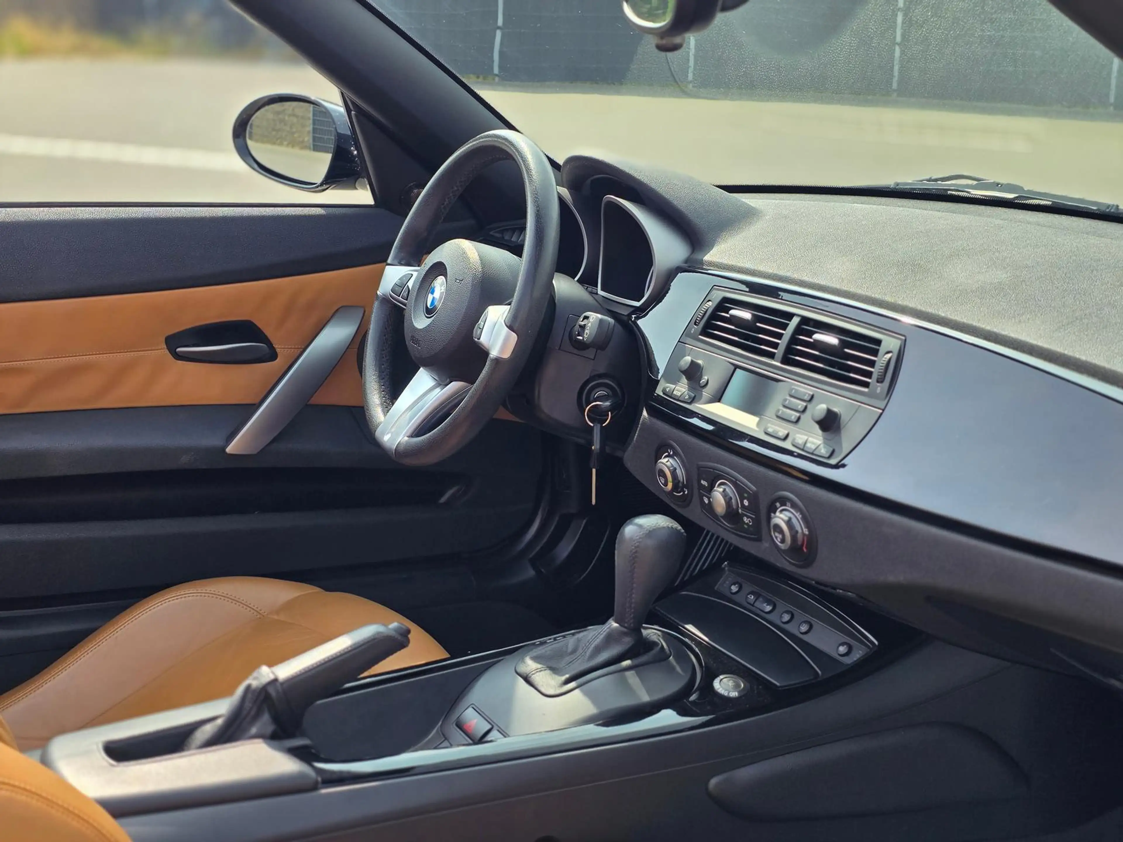 BMW Z4 2.5i/Leder/PDC/Xenon/Top Zustand/6 Zylinder — photo 15
