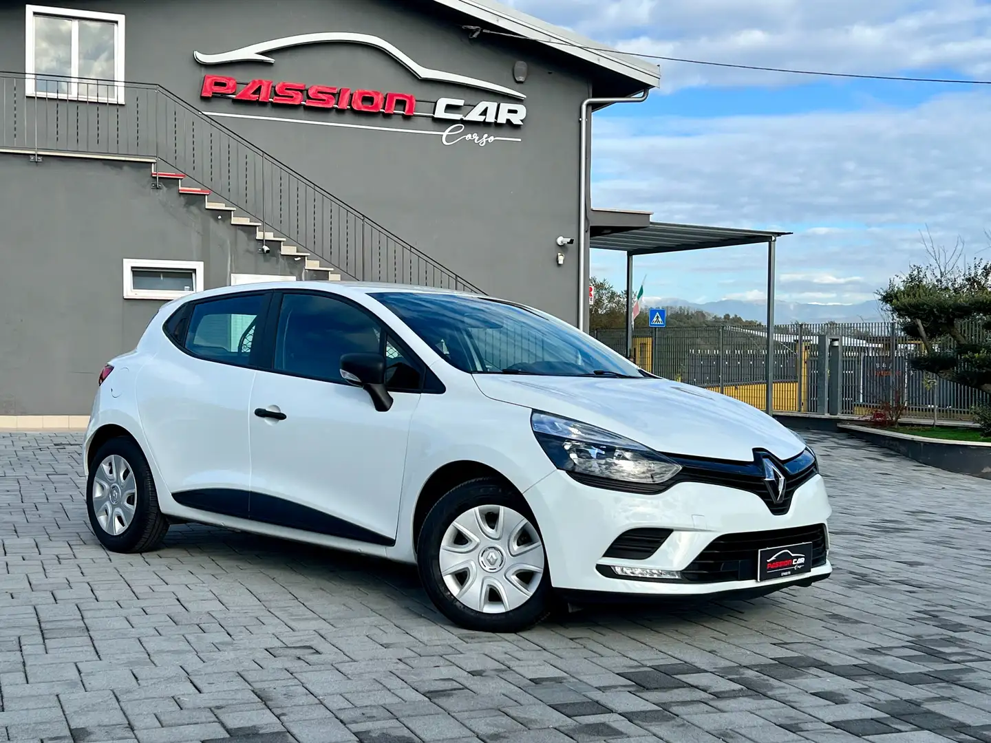 Renault Clio usata a Ceprano - Fr per € 7.990,-