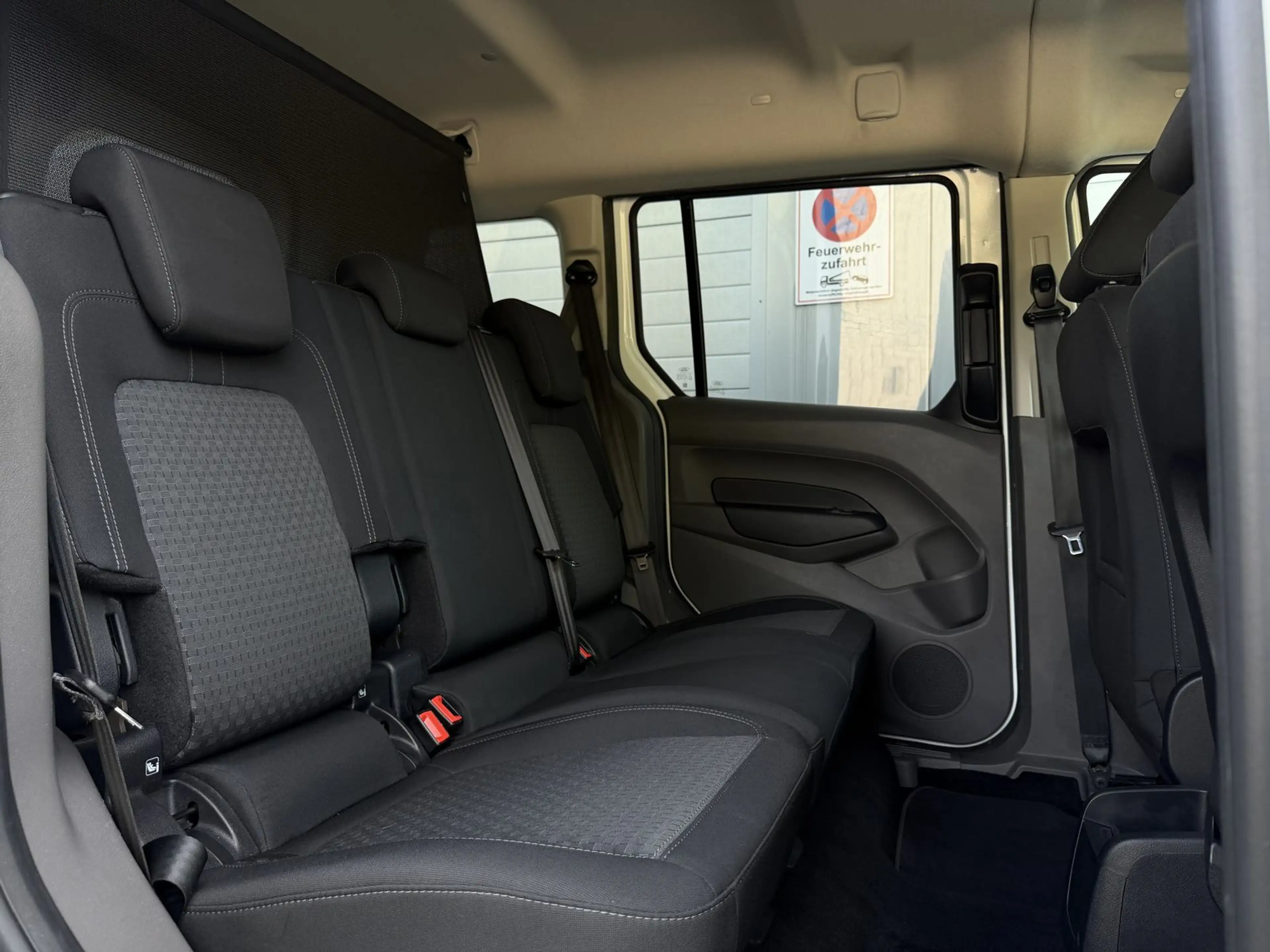Ford Transit Connect Kombi Trend 1-HAND/Klima/PDC/SHZ — photo 9