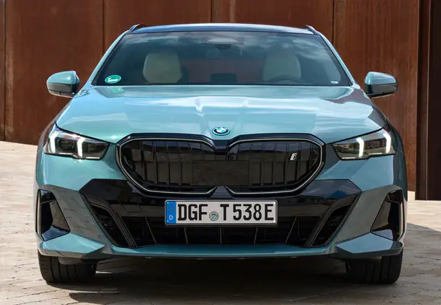 BMW i5 Touring eDrive40