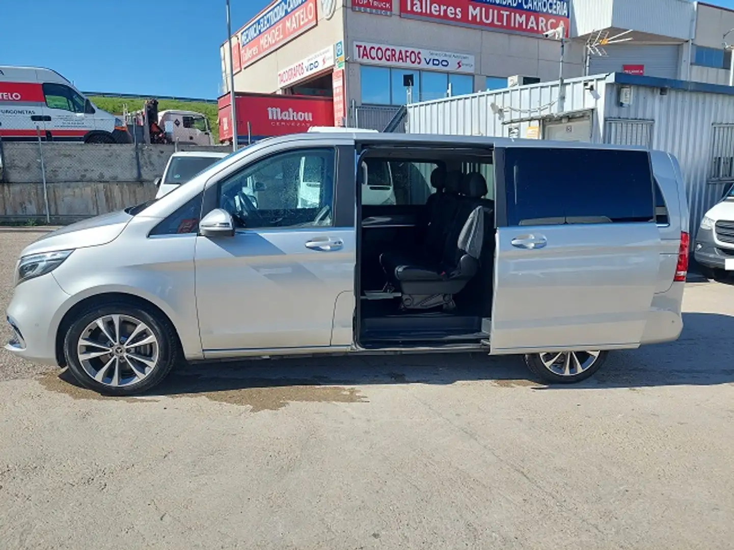Mercedes-Benz V 220 220d Largo Avantgarde Gris - 2