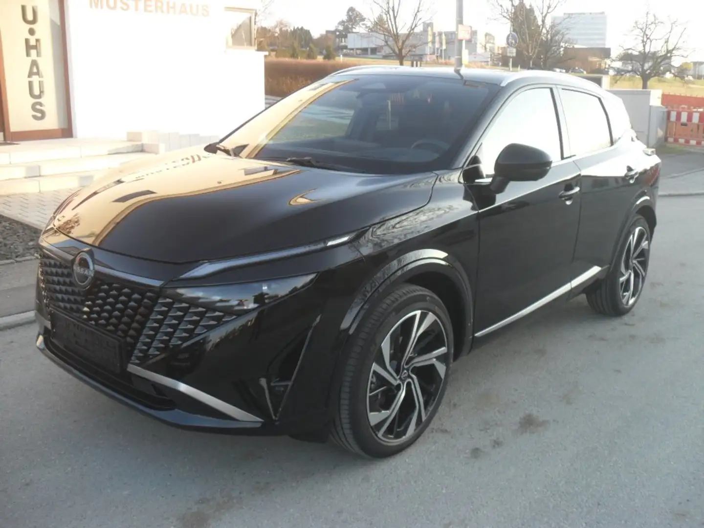 Nissan Qashqai Tekna+ 1,3l Mild-Hybrid 116KW Autom NEUWAGEN!!! Negro - 1
