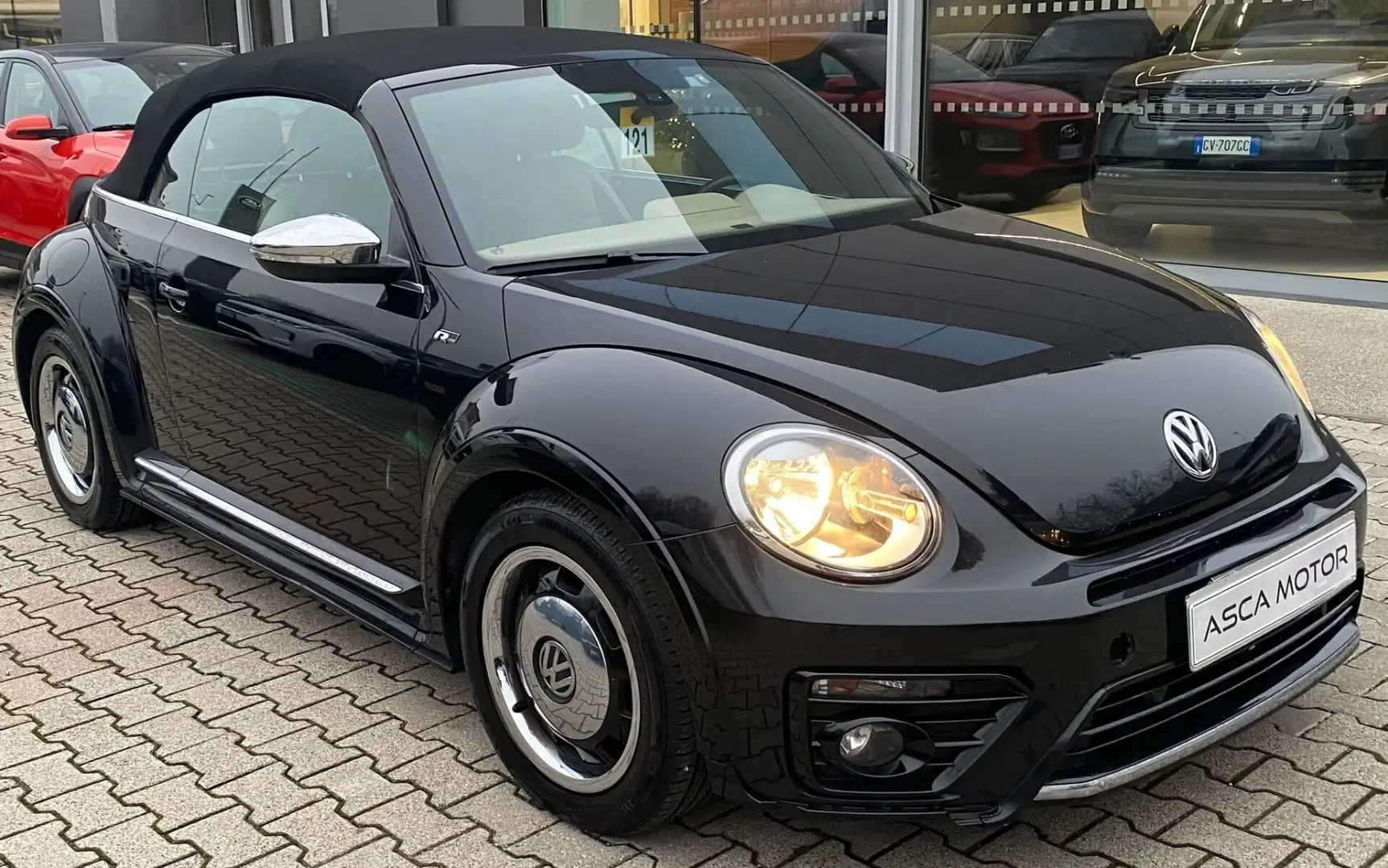 Volkswagen Maggiolino Cabrio 2.0 TDI Design BlueMotion Technology Nero - 1
