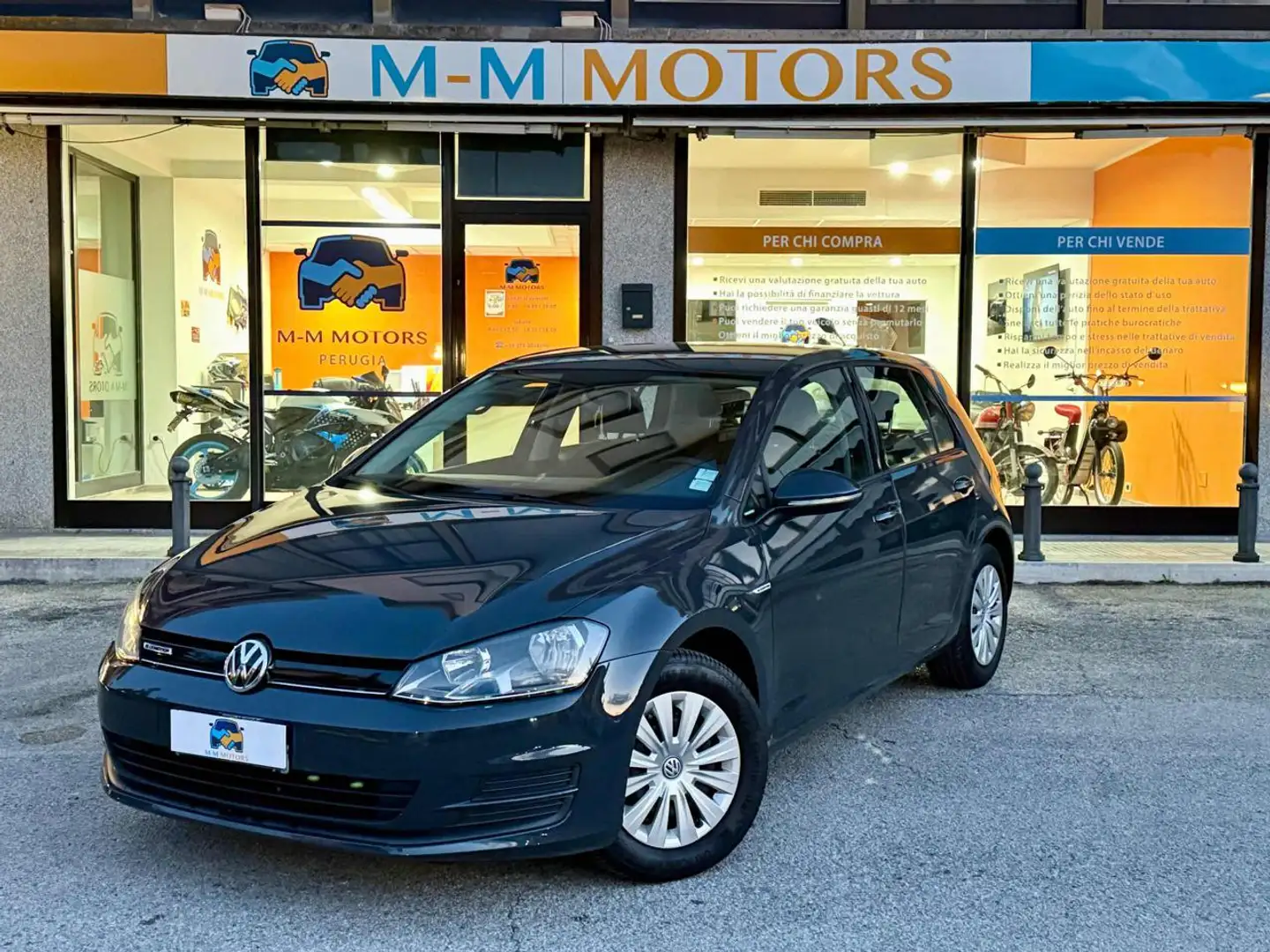 Volkswagen Golf 1.4 TGI 5p. Business BlueMotion Grigio - 1