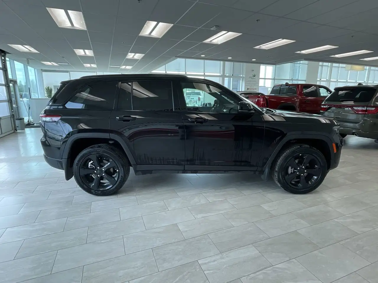 Jeep Grand Cherokee снимка Jeep Grand Cherokee