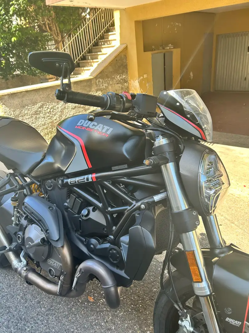 Ducati Monster 821 stealth - 2
