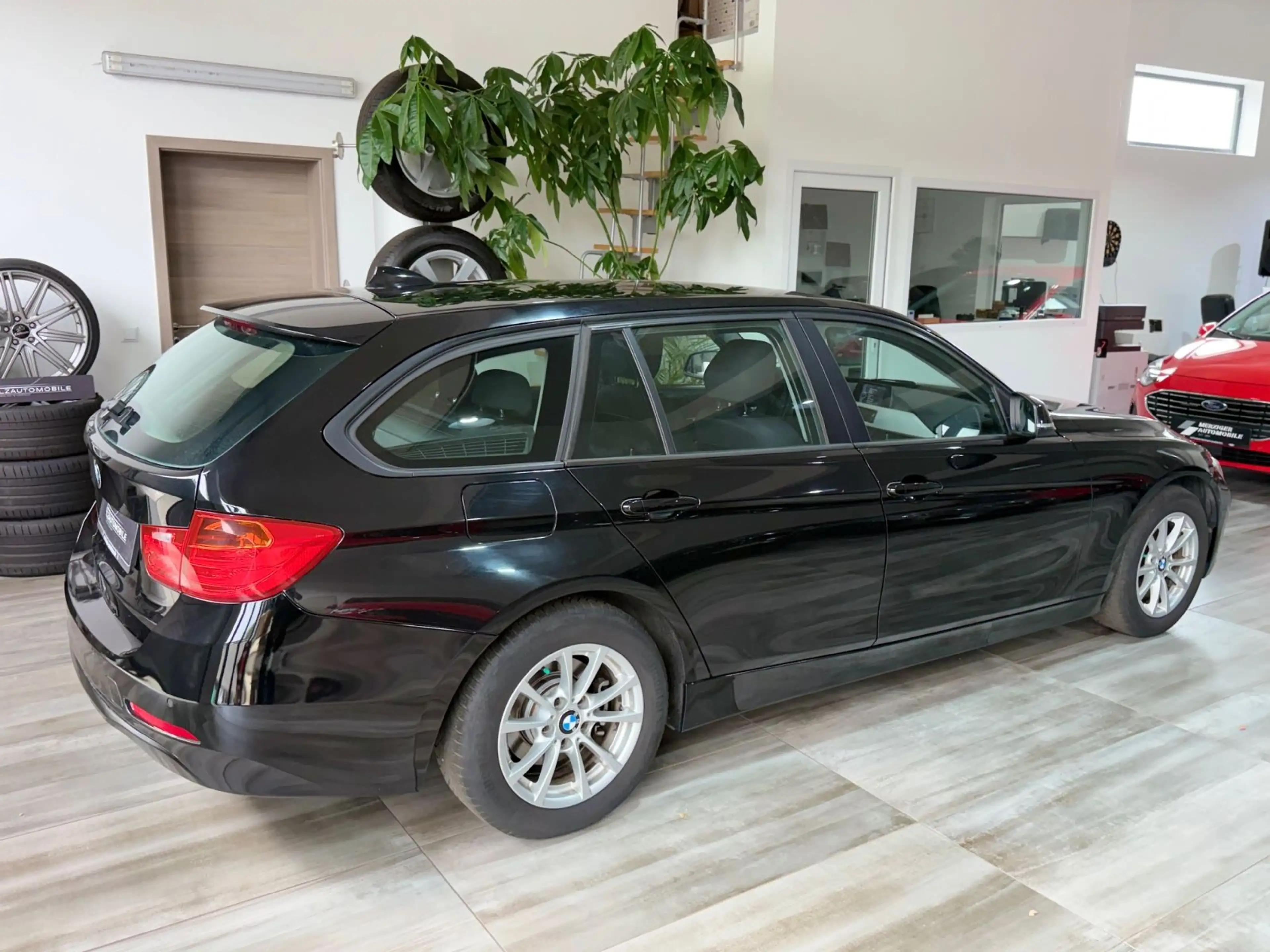 BMW 320 d Touring F31 — photo 8