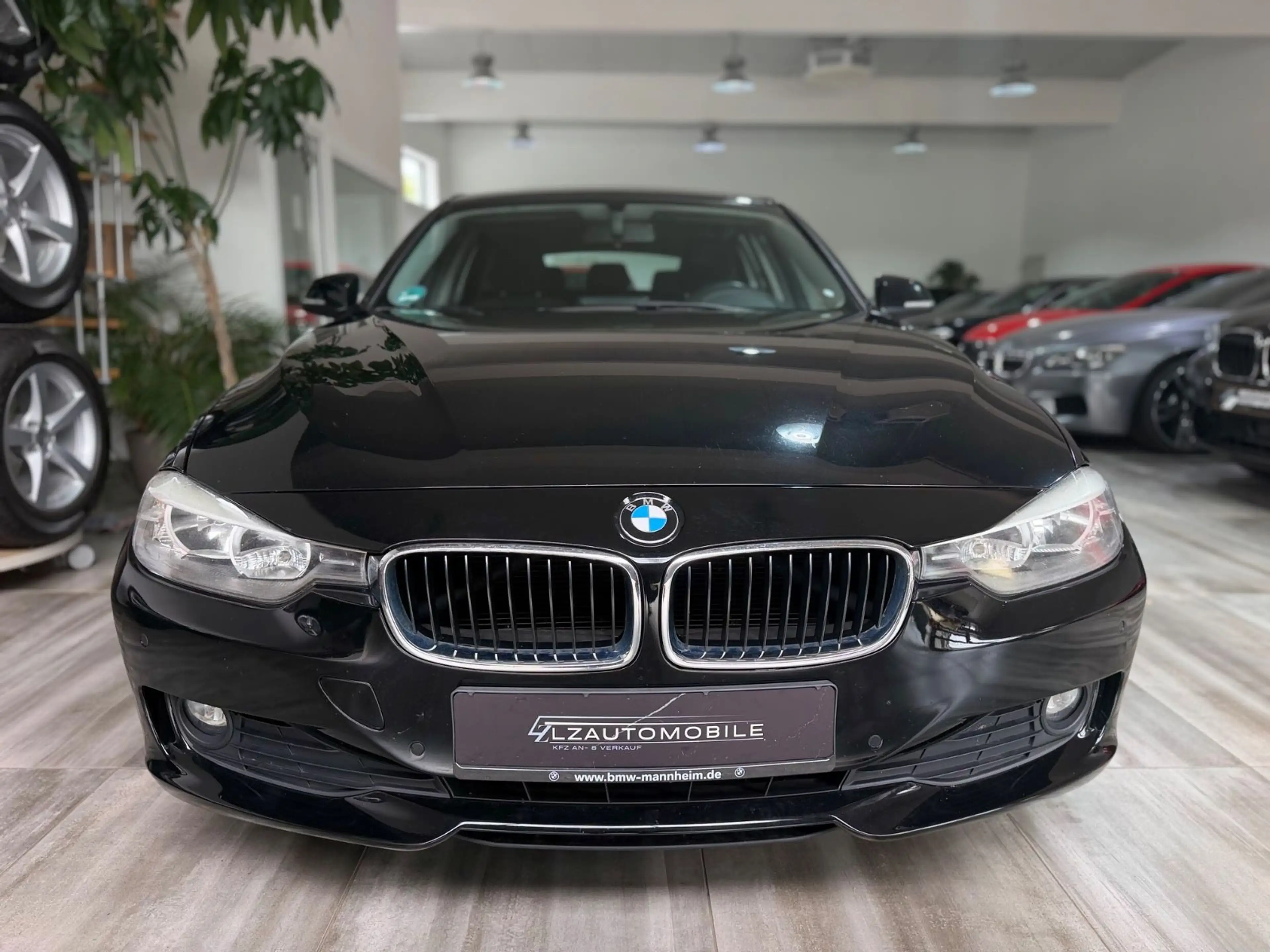 BMW 320 d Touring F31 — photo 2