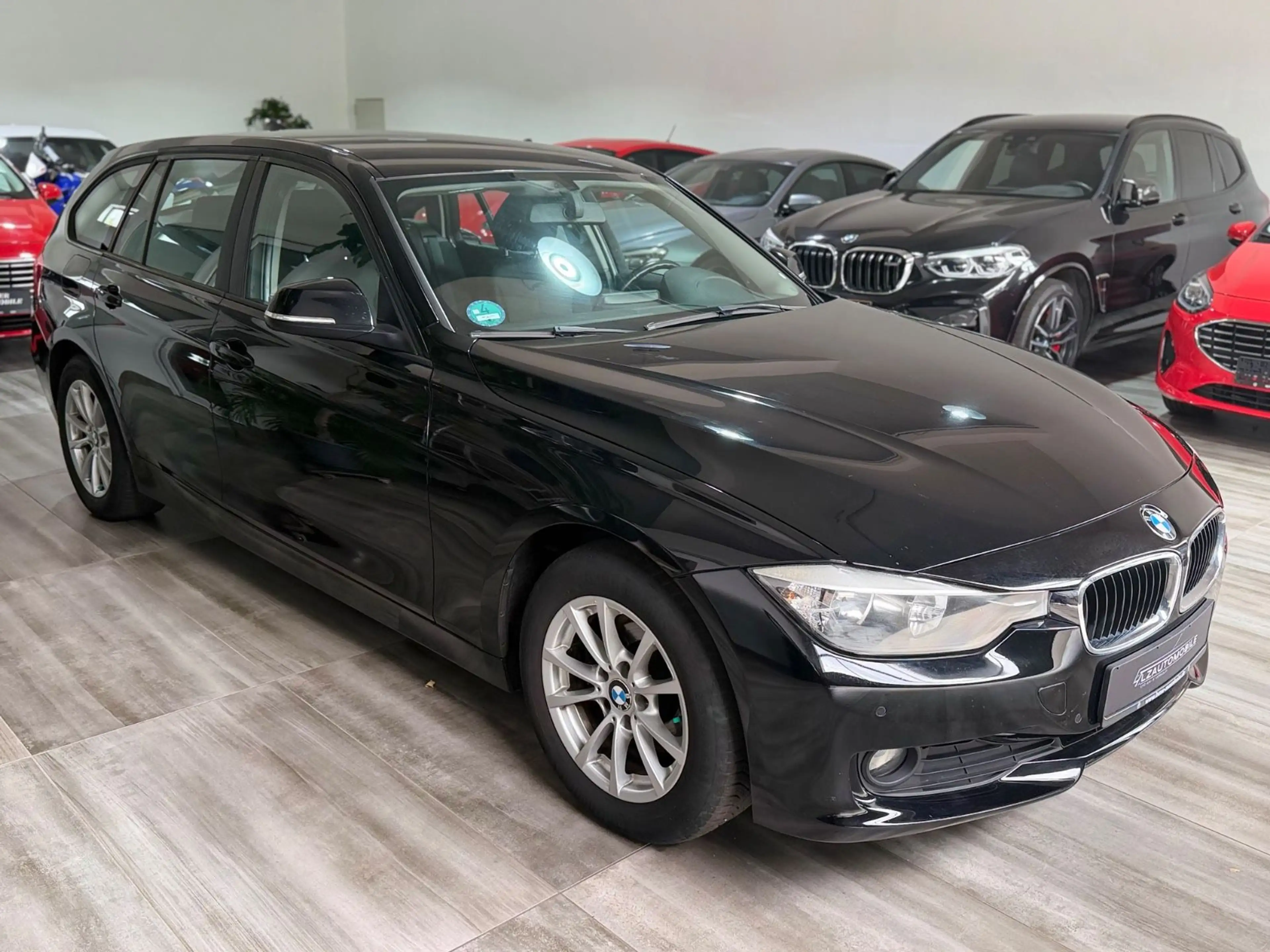 BMW 320 d Touring F31 — photo 3