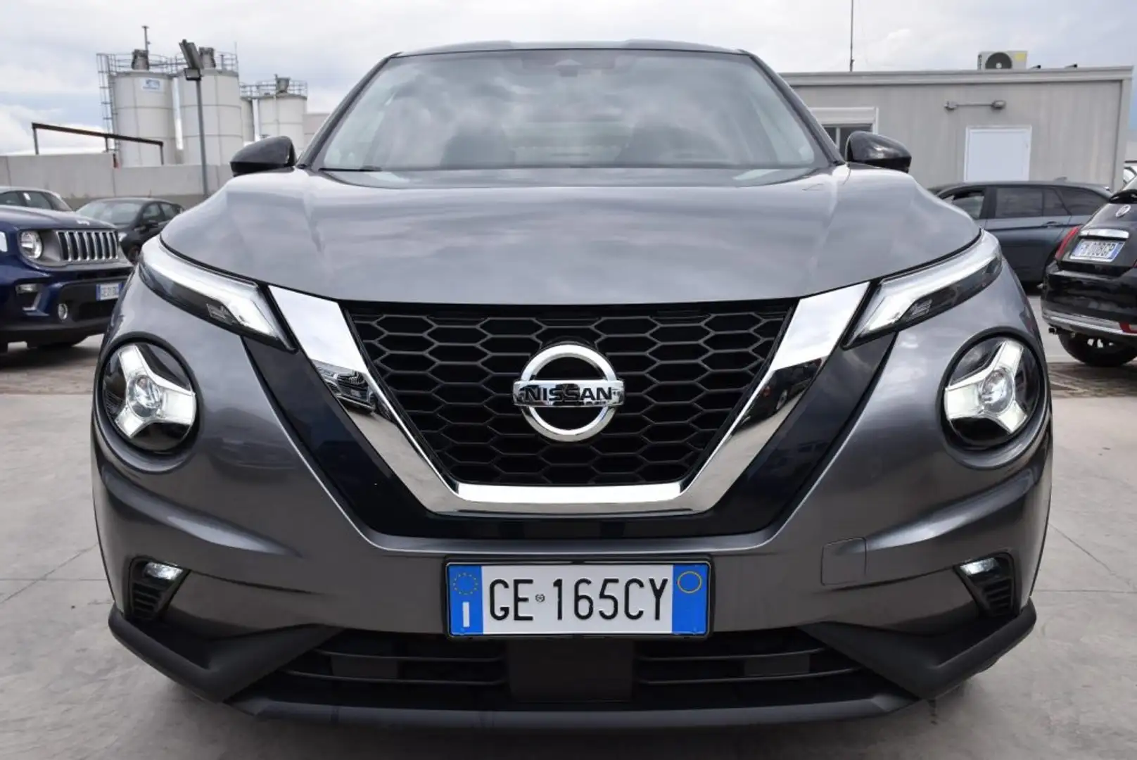 Nissan Juke 1.0 DIG-T 114 CV Business Grigio - 2