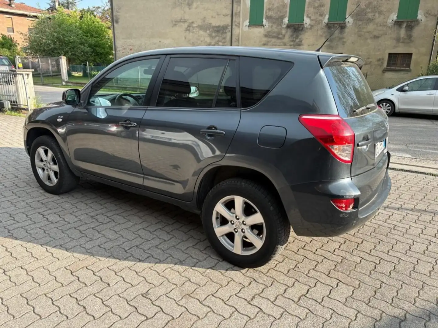 Toyota RAV 4 RAV4 Crossover 2.2 D-4D 136 CV DPF Sol Grigio - 2