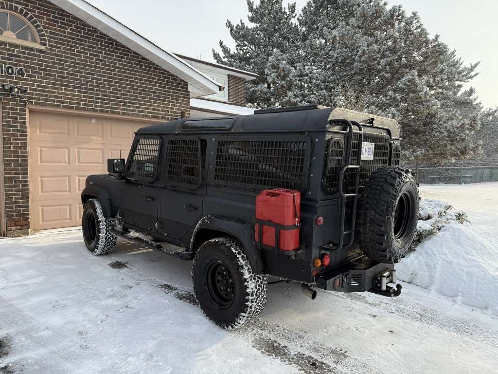 2007 Land Rover Defender thumb 6