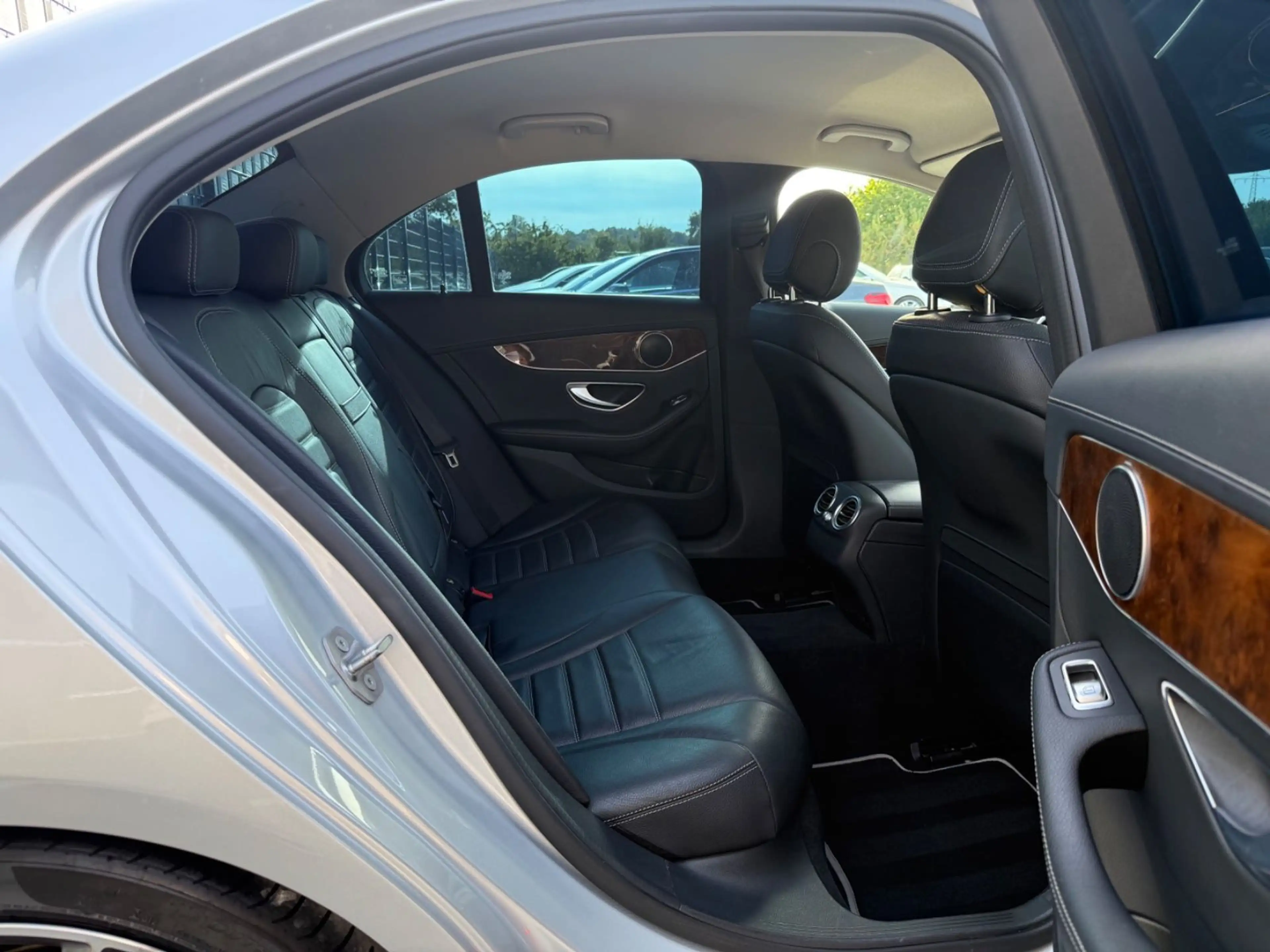 Mercedes-Benz C 400 4M*9G*AVANTGARDE*COMAND*STHZ*LEDER*PDC — photo 13