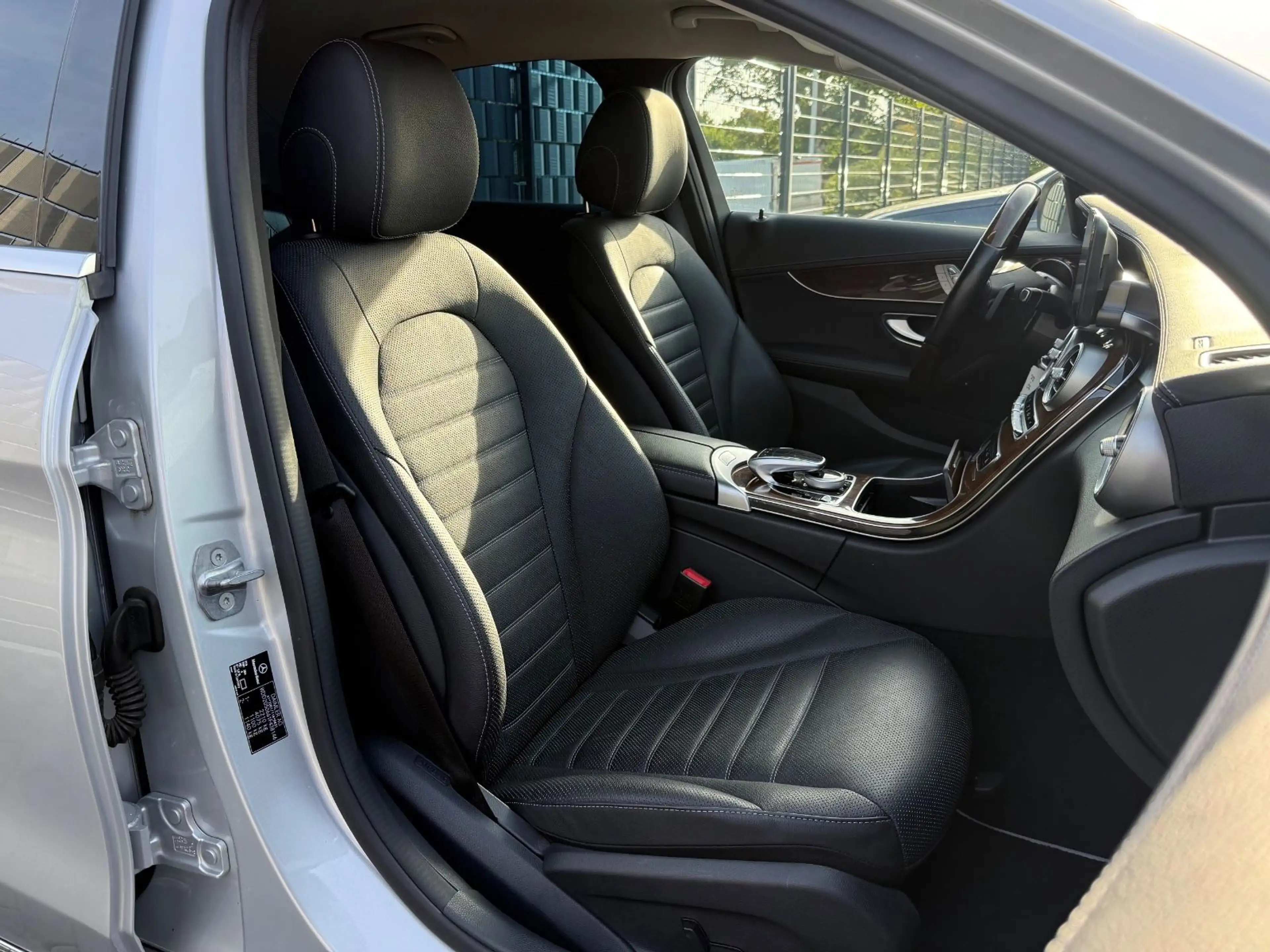 Mercedes-Benz C 400 4M*9G*AVANTGARDE*COMAND*STHZ*LEDER*PDC — photo 15