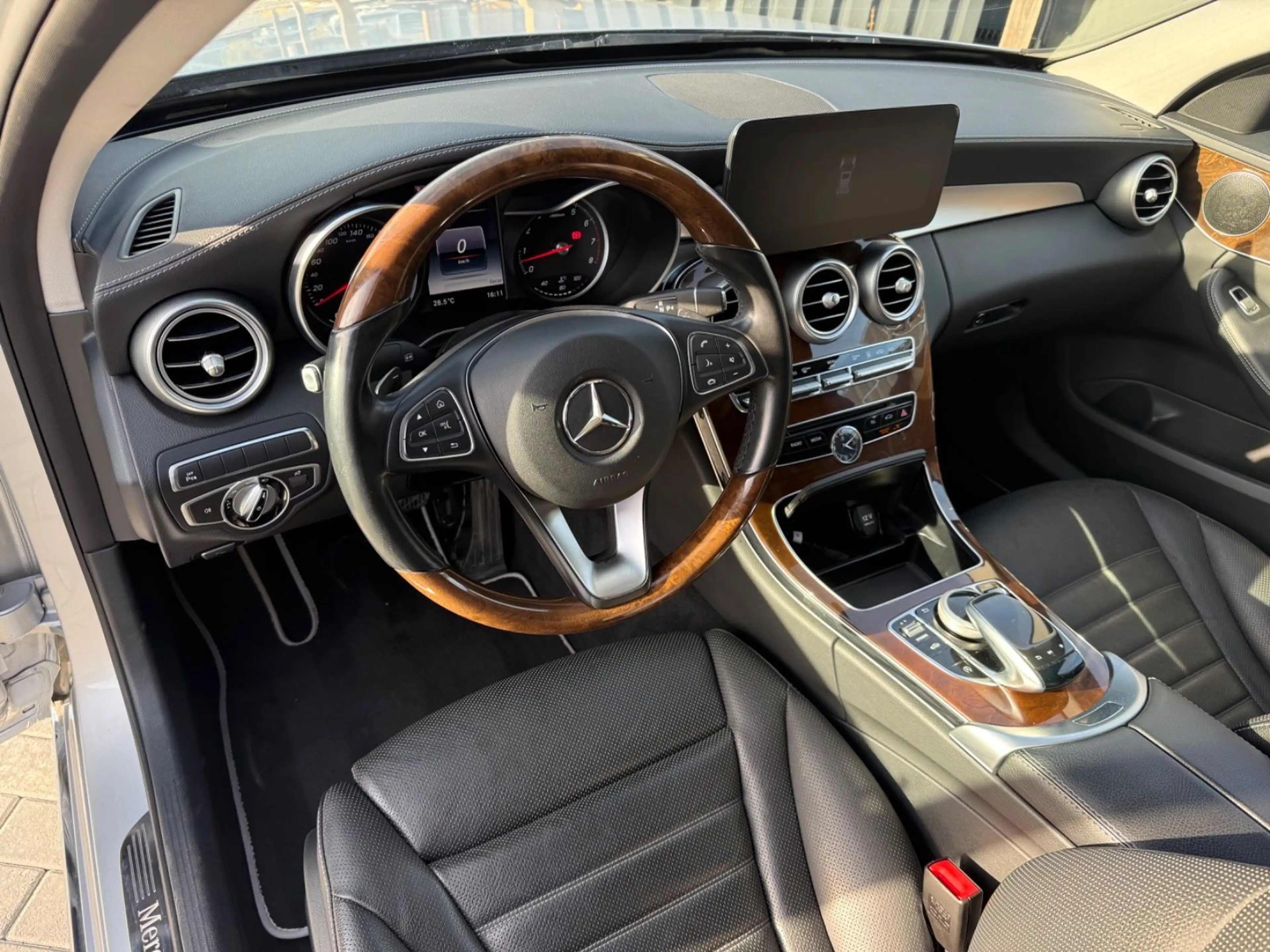 Mercedes-Benz C 400 4M*9G*AVANTGARDE*COMAND*STHZ*LEDER*PDC — photo 11