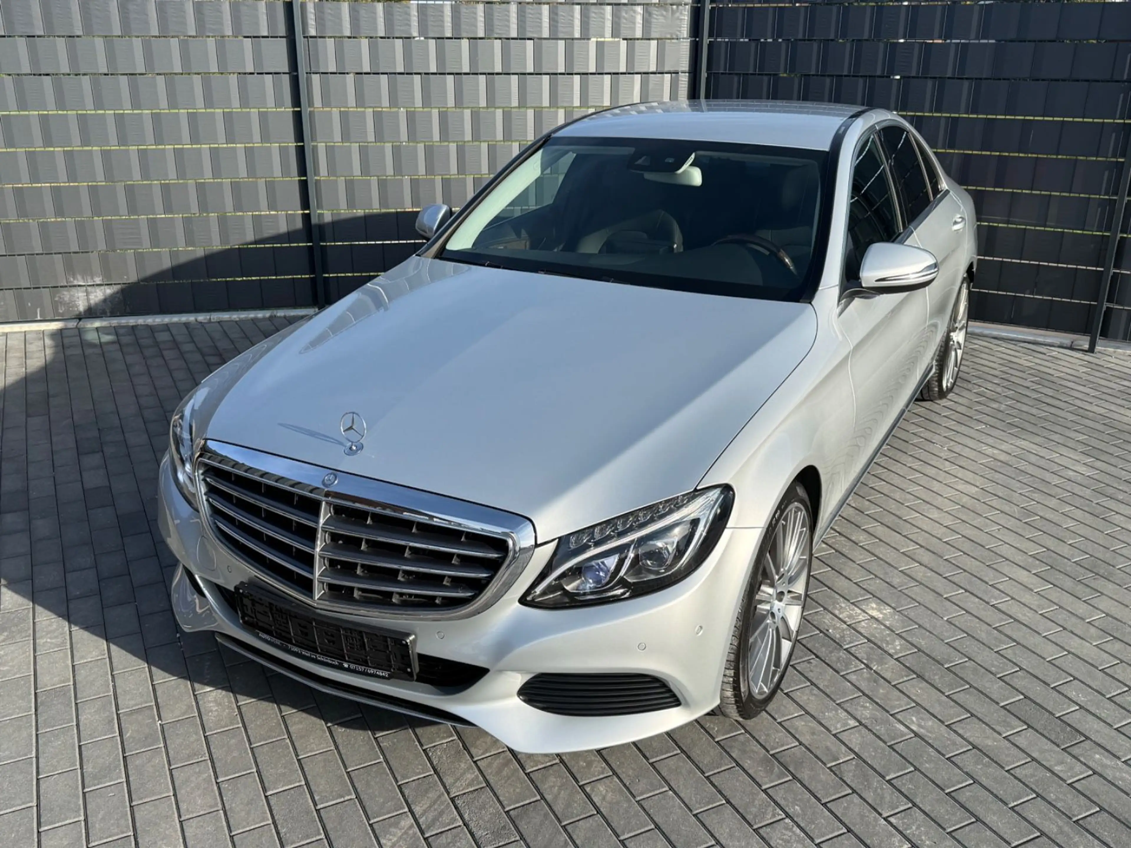 Mercedes-Benz C 400 4M*9G*AVANTGARDE*COMAND*STHZ*LEDER*PDC — photo 2