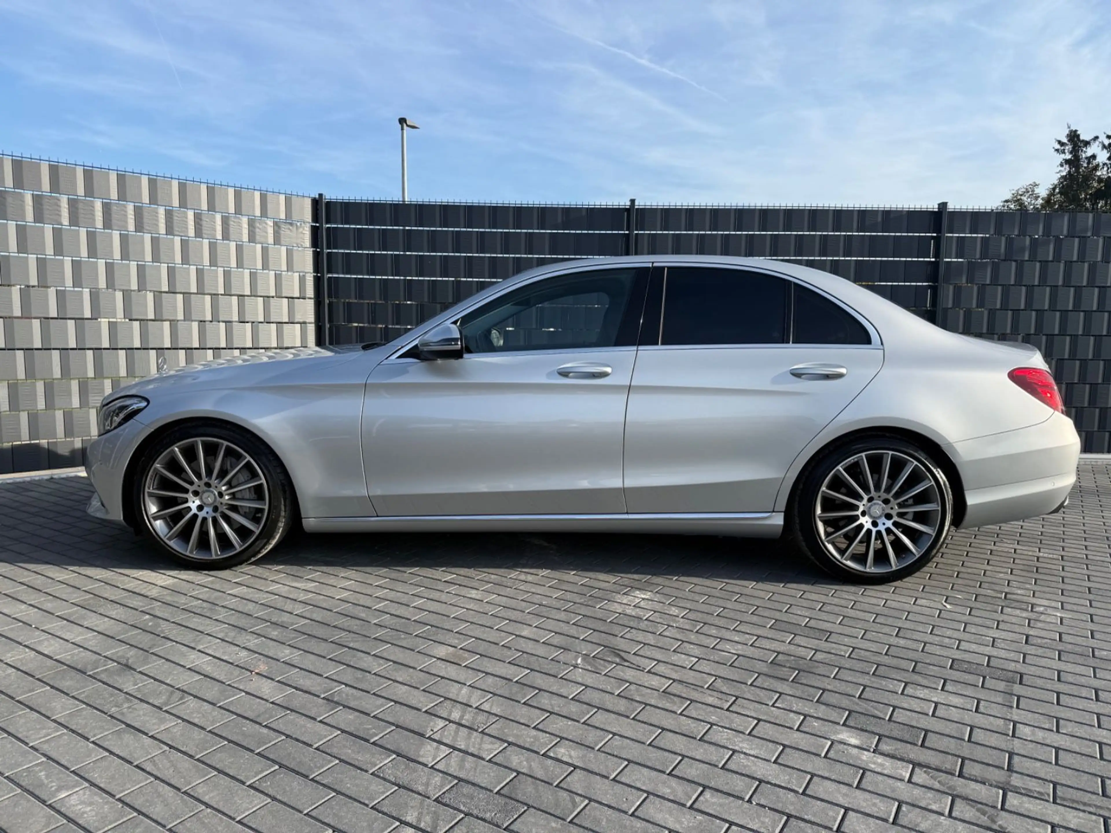 Mercedes-Benz C 400 4M*9G*AVANTGARDE*COMAND*STHZ*LEDER*PDC — photo 9