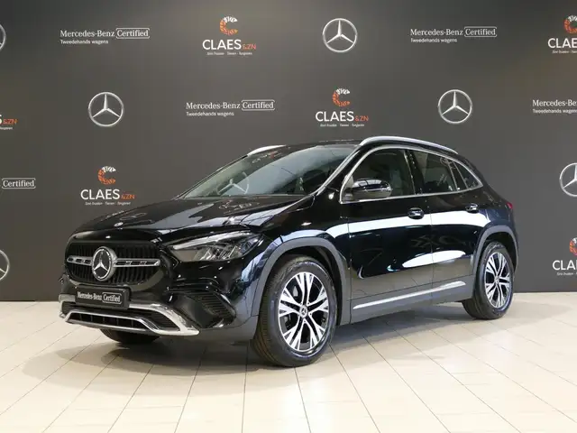 Mercedes-Benz GLA 180 Luxury Line DOS 8429