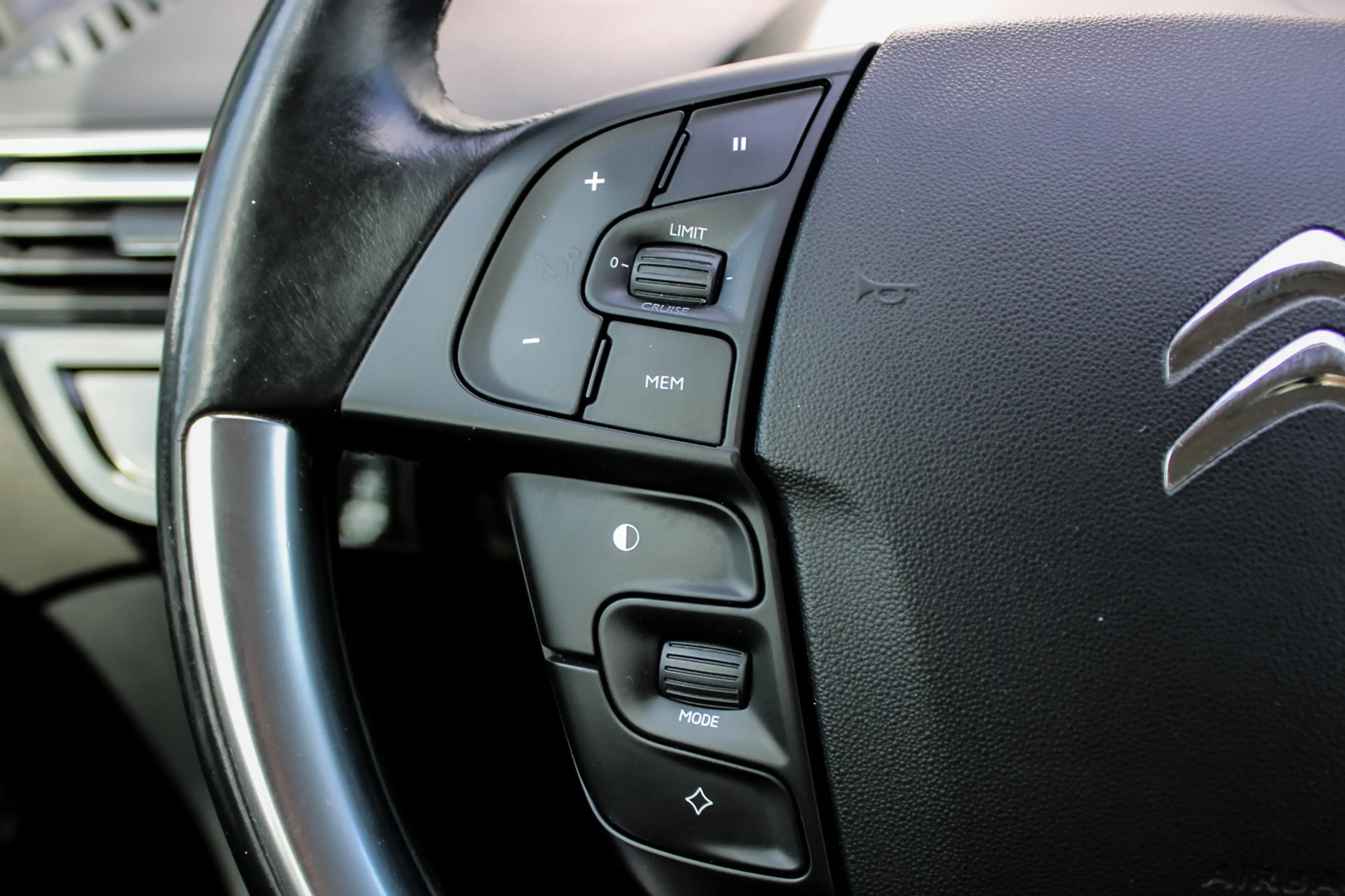 Citroen C4 Picasso 1.6 THP Exclusive NAVI CAMERA AIRCO TREKHAAK — photo 17