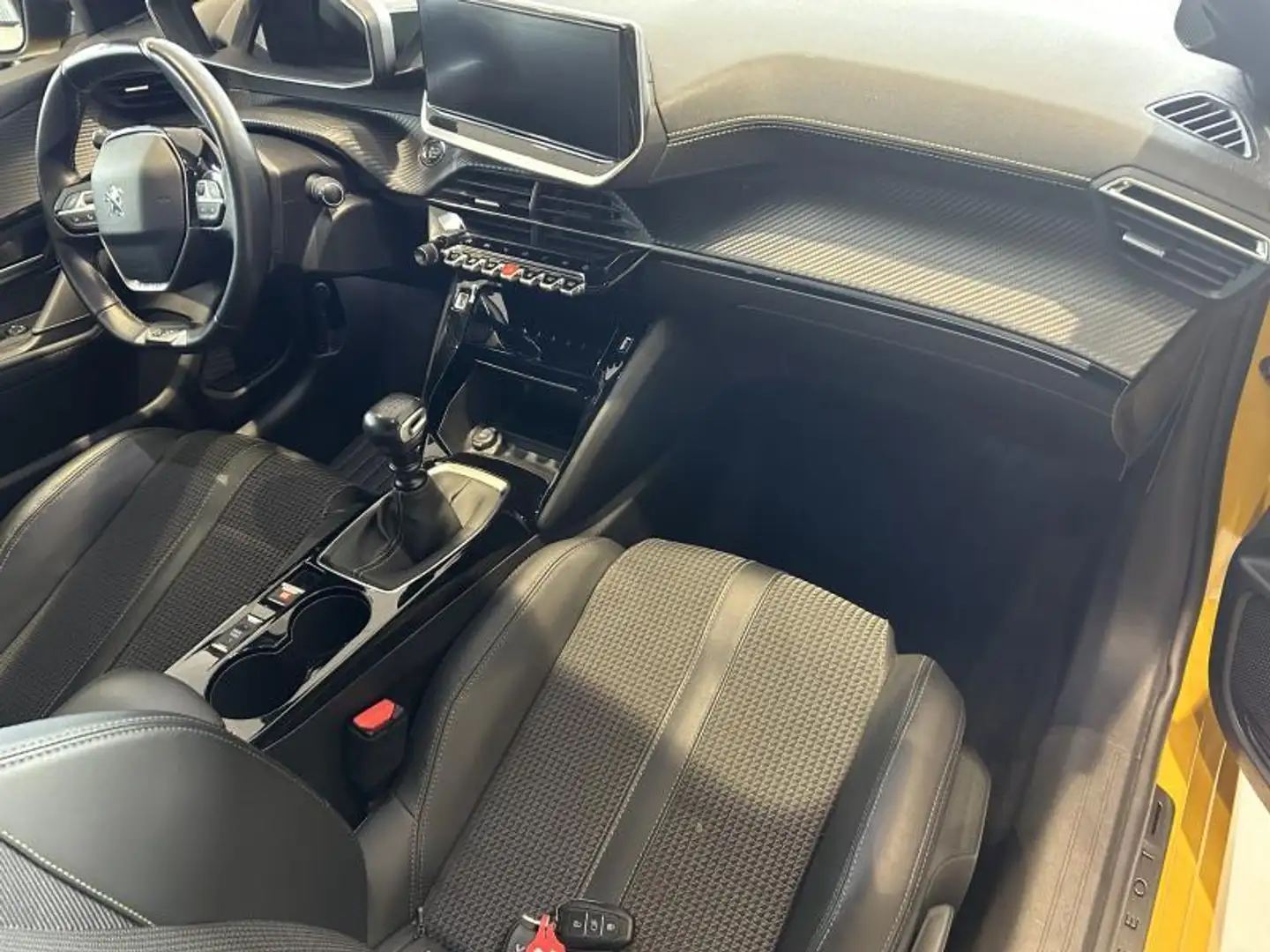 Peugeot 208 GT Line Jaune - 2