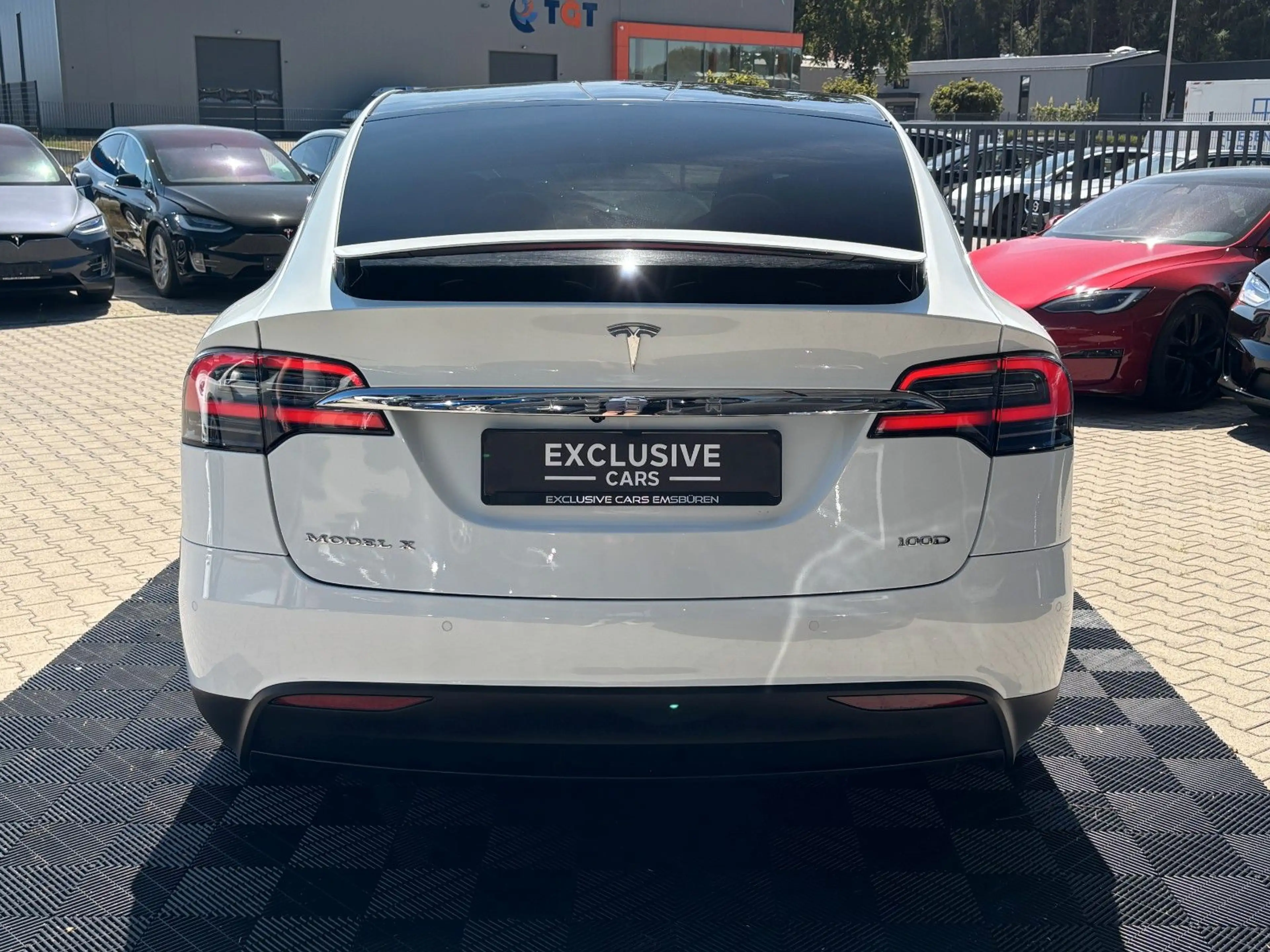 Tesla Model X MODEL X 100D | 6 SEAT | WHITE & CARBON | MCU2 — photo 15