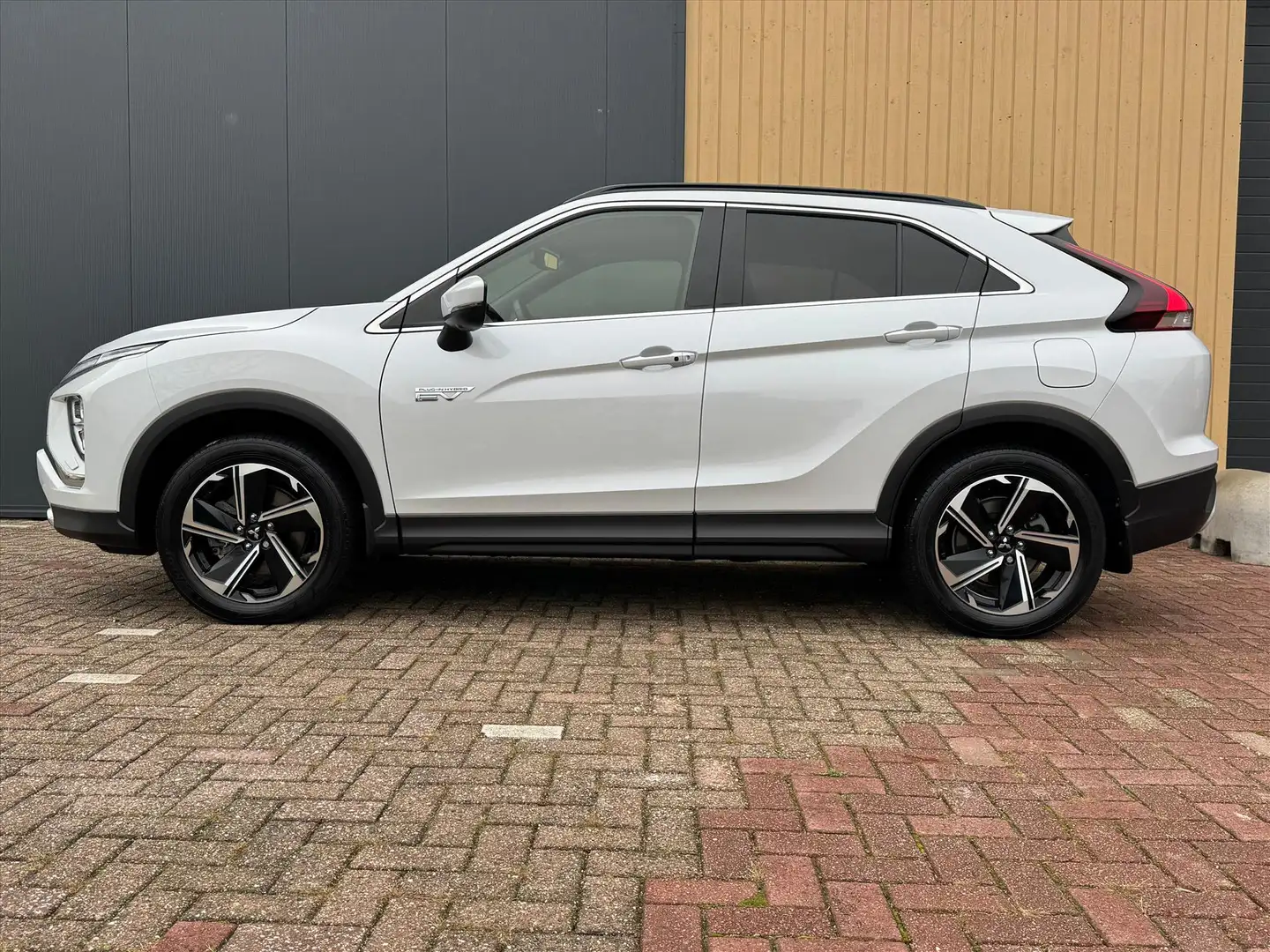 Mitsubishi Eclipse Cross 2.4 PHEV S-AWC Aut. Instyle | ACC | Trekhaak | HUD Blanc - 2